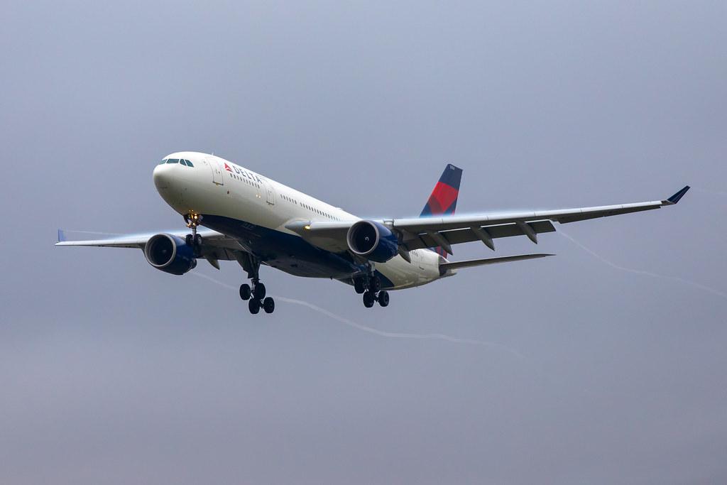London Heathrow Airport: Delta Air Lines (DL / DAL) |  Airbus A330-223 A332 | N858NW | MSN 0718