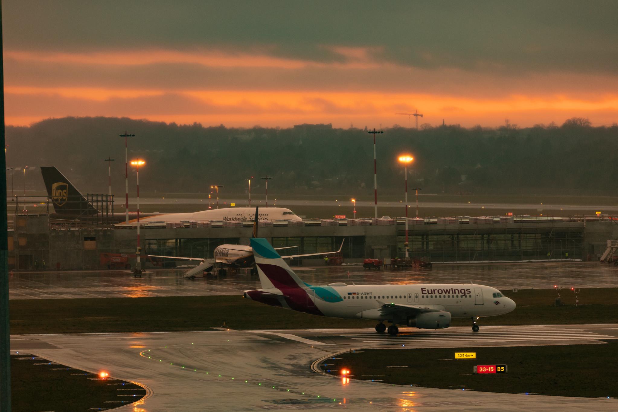 Hamburg Airport: Eurowings (EW / EWG) |  Airbus A319-132 A319 | D-AGWY | MSN 5941
