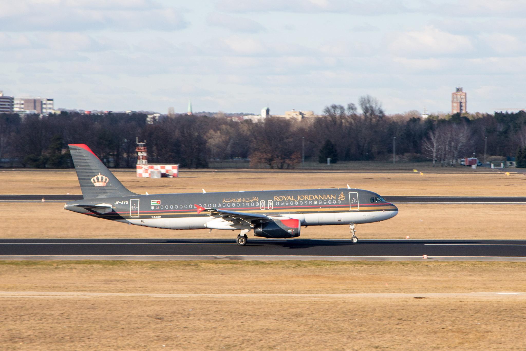 Flughafen Berlin Tegel (TXL): Royal Jordanian (RJ / RJA) | Airbus A320-232 A320 | JY-AYQ | MSN 4670