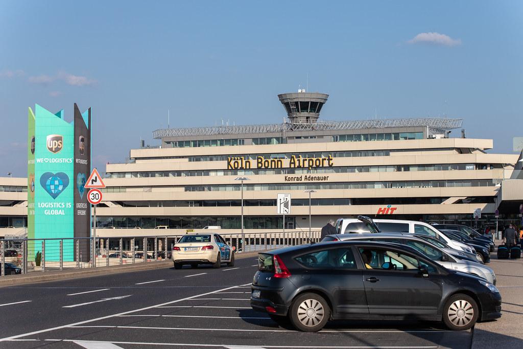 Köln Bonn Airport: Terminal |