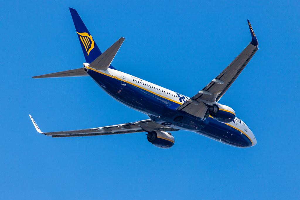 Hamburg Airport: Ryanair Boeing 737-8AS B738 EI-FOT