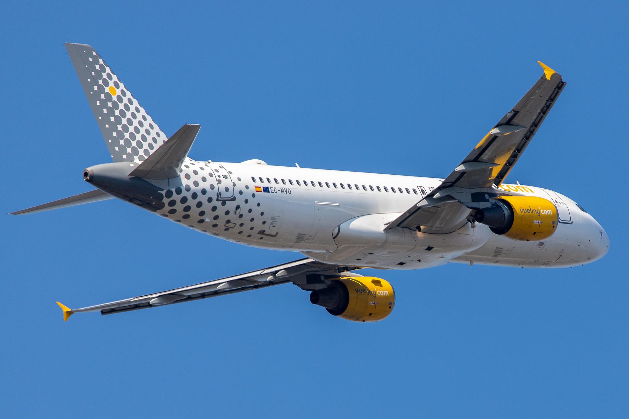 Hamburg Airport: Vueling (VY / VLG) |  Airbus A320-214 A320 | EC-MVO | MSN 4291