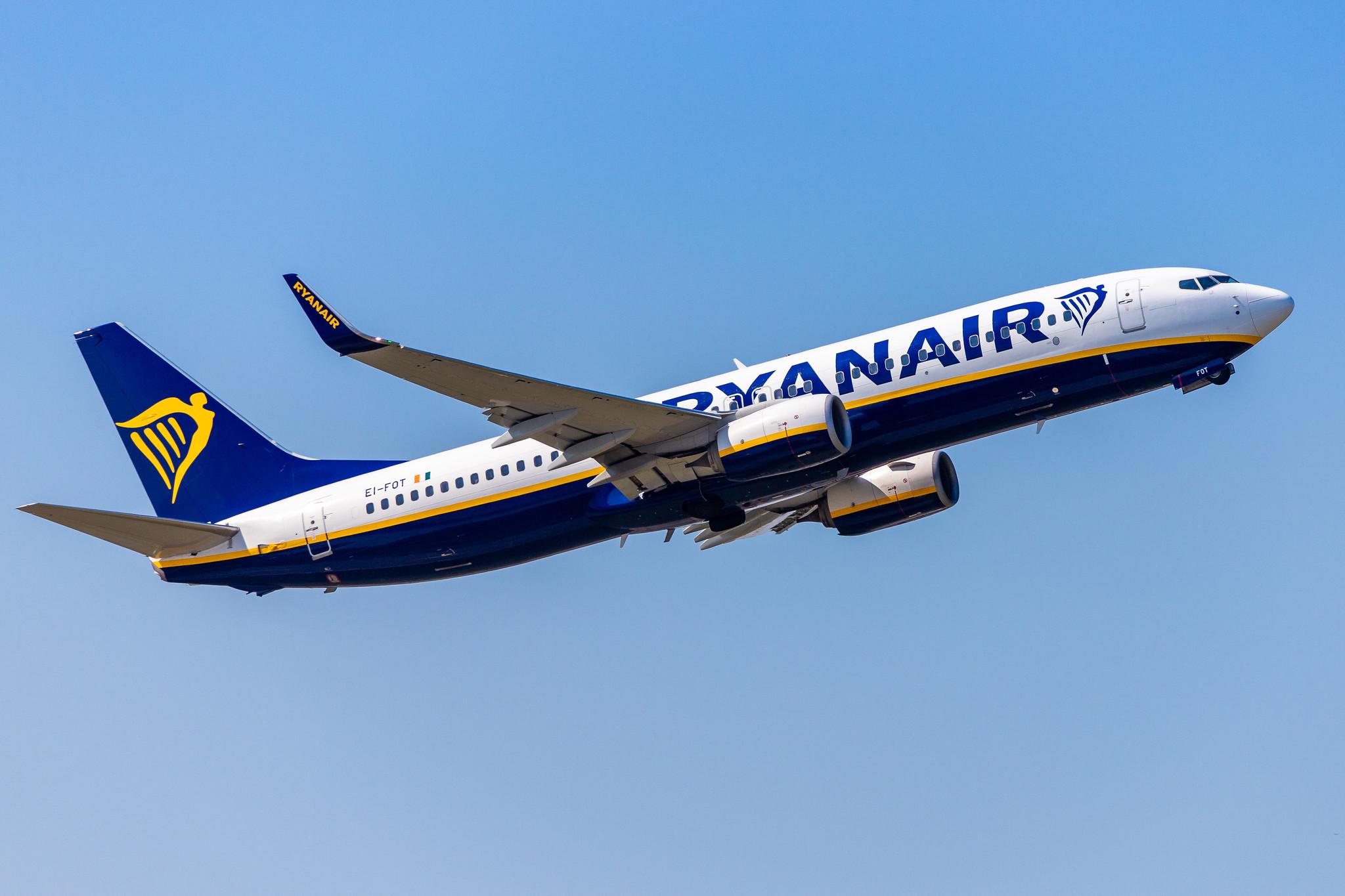 Hamburg Airport: Ryanair (FR / RYR) |  Boeing 737-8AS B738 | EI-FOT | MSN 44730