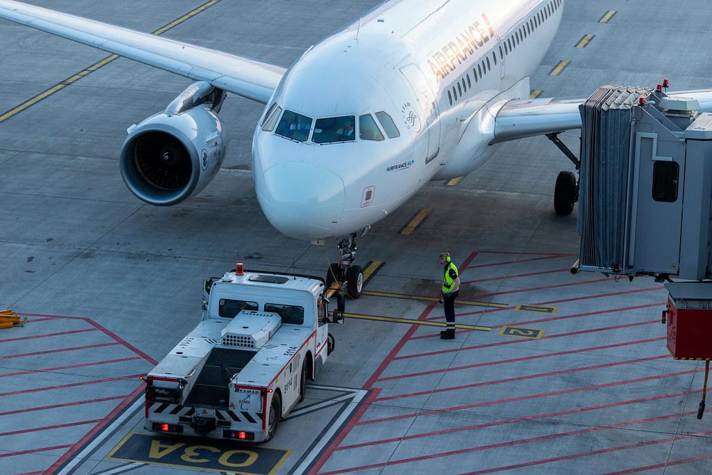 Hamburg Airport: Air France (AF / AFR) |  Airbus A318-111 A318 | F-GUGP | MSN 2967