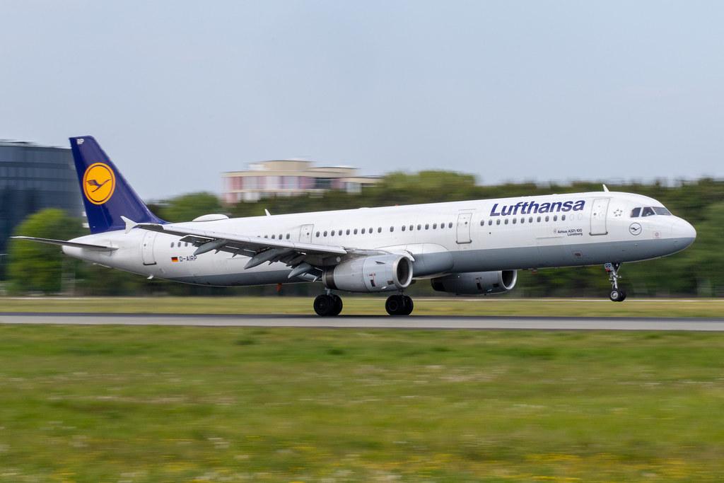 Hamburg Airport: Lufthansa (LH / DLH) |  Airbus A321-131 A321 | D-AIRP | MSN 0564