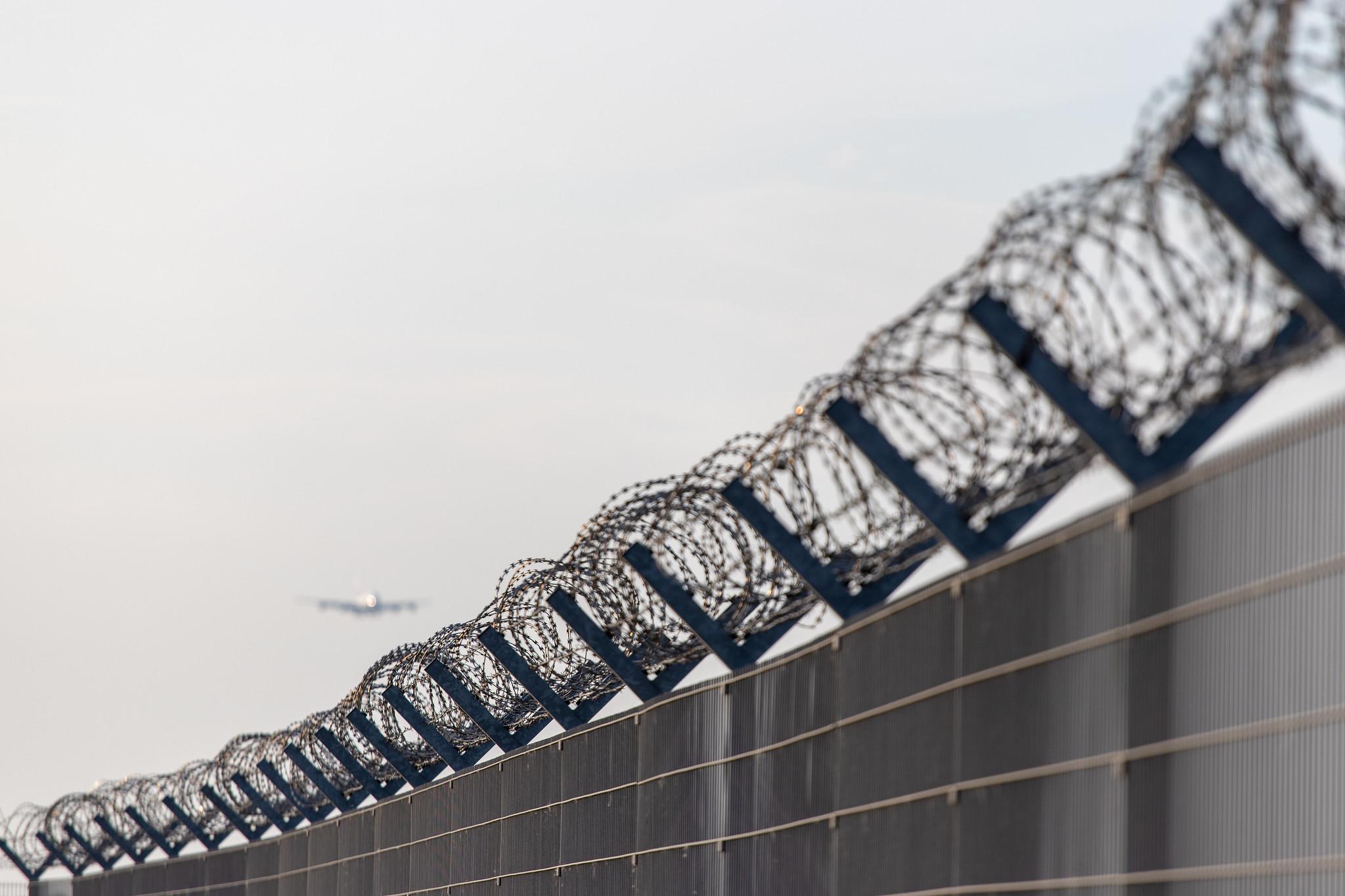Hamburg Airport: Emirates (EK / UAE) |  Airbus A380-861 A388 | A6-EUI | MSN 221