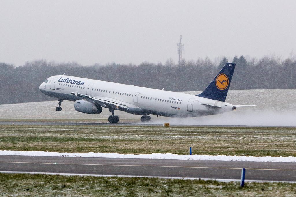 Hamburg Airport Helmut Schmidt: Bundesrepublik Deutschand 14+03 Bombardier Global 5000