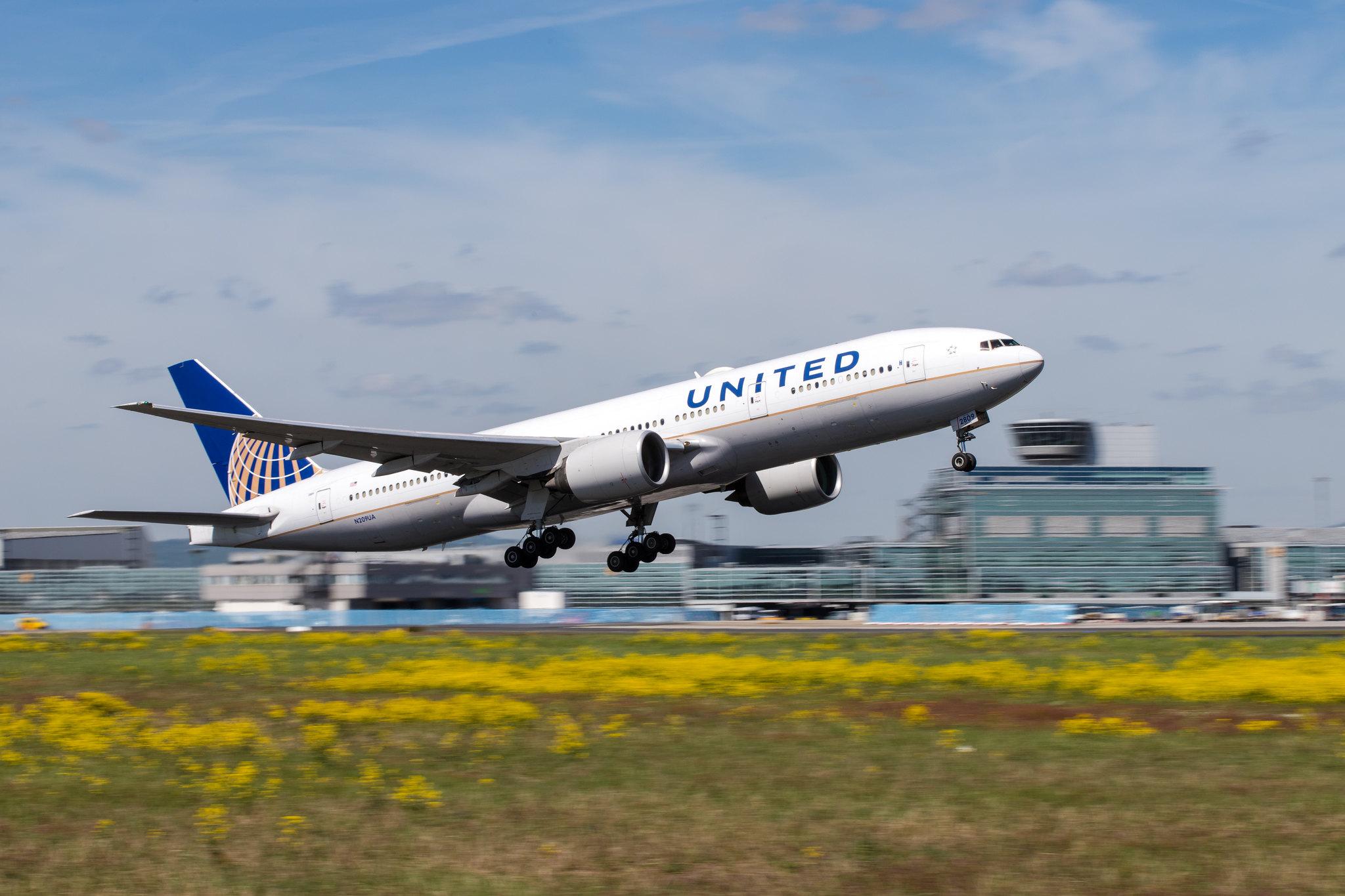 Frankfurt Airport: United Airlines (UA / UAL) |  Boeing 777-222(ER) B772 | N209UA | MSN 30215