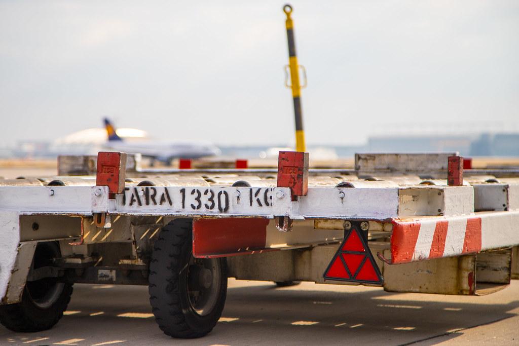 Frankfurt Airport: Gepäckwagen |