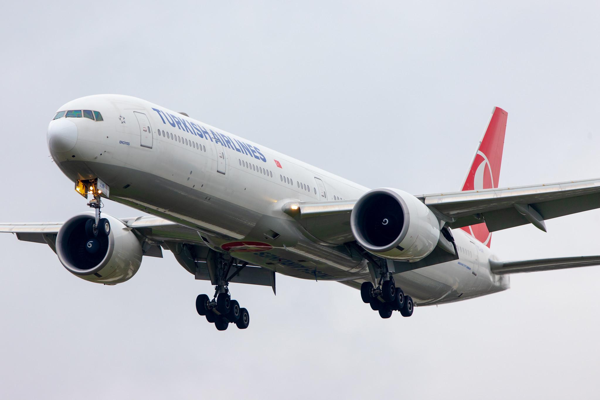 London Heathrow Airport: Turkish Airlines (TK / THY) |  Boeing 777-3F2(ER) B77W | TC-JJR | MSN 44116