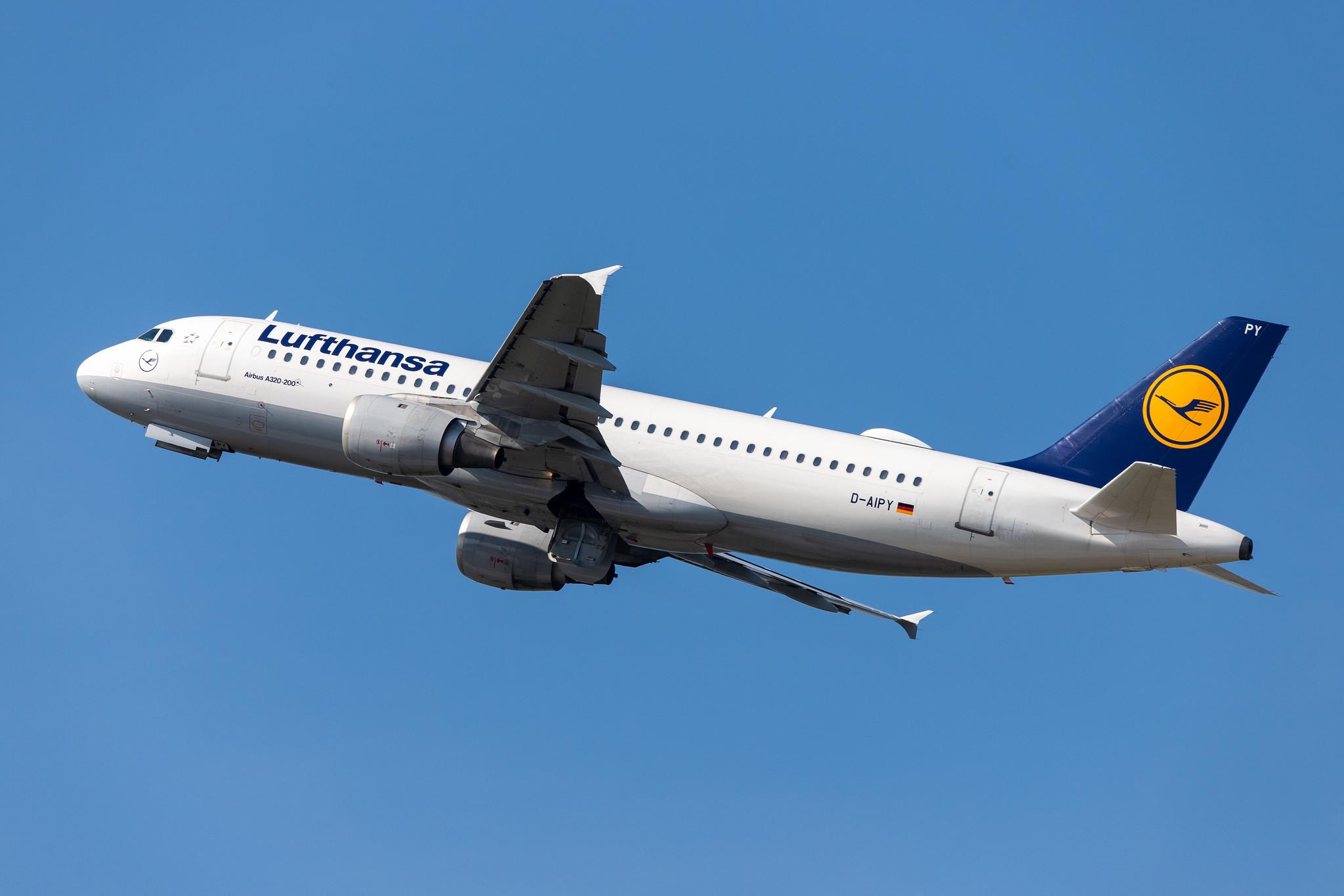 Düsseldorf Airport: Lufthansa (LH / DLH) |  Airbus A320-211 A320 | D-AIPY | MSN 0161