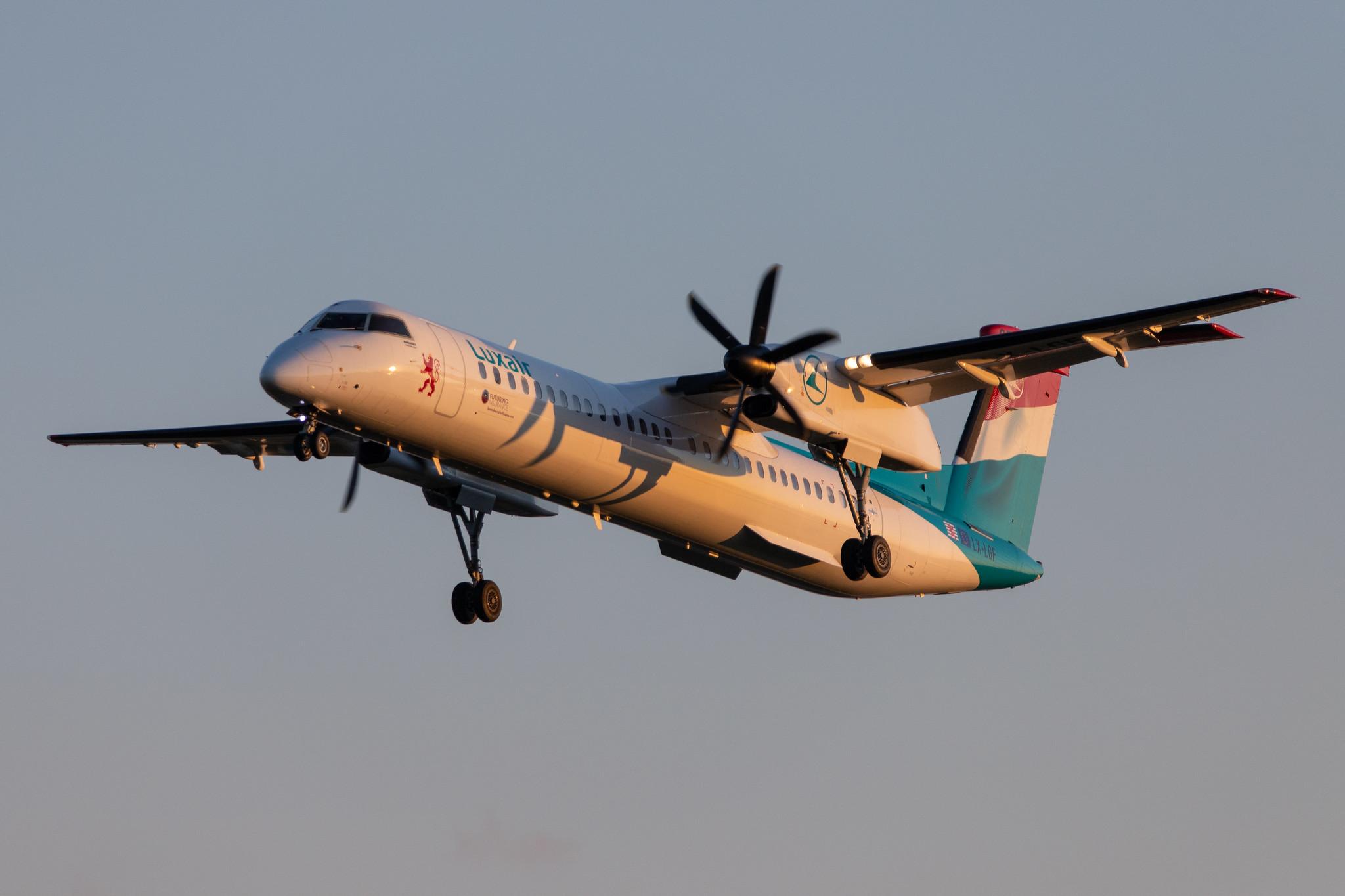 Hamburg Airport: Luxair (LG / LGL) | De Havilland Canada Dash 8-400 DH8D | LX-LGE | MSN 4284