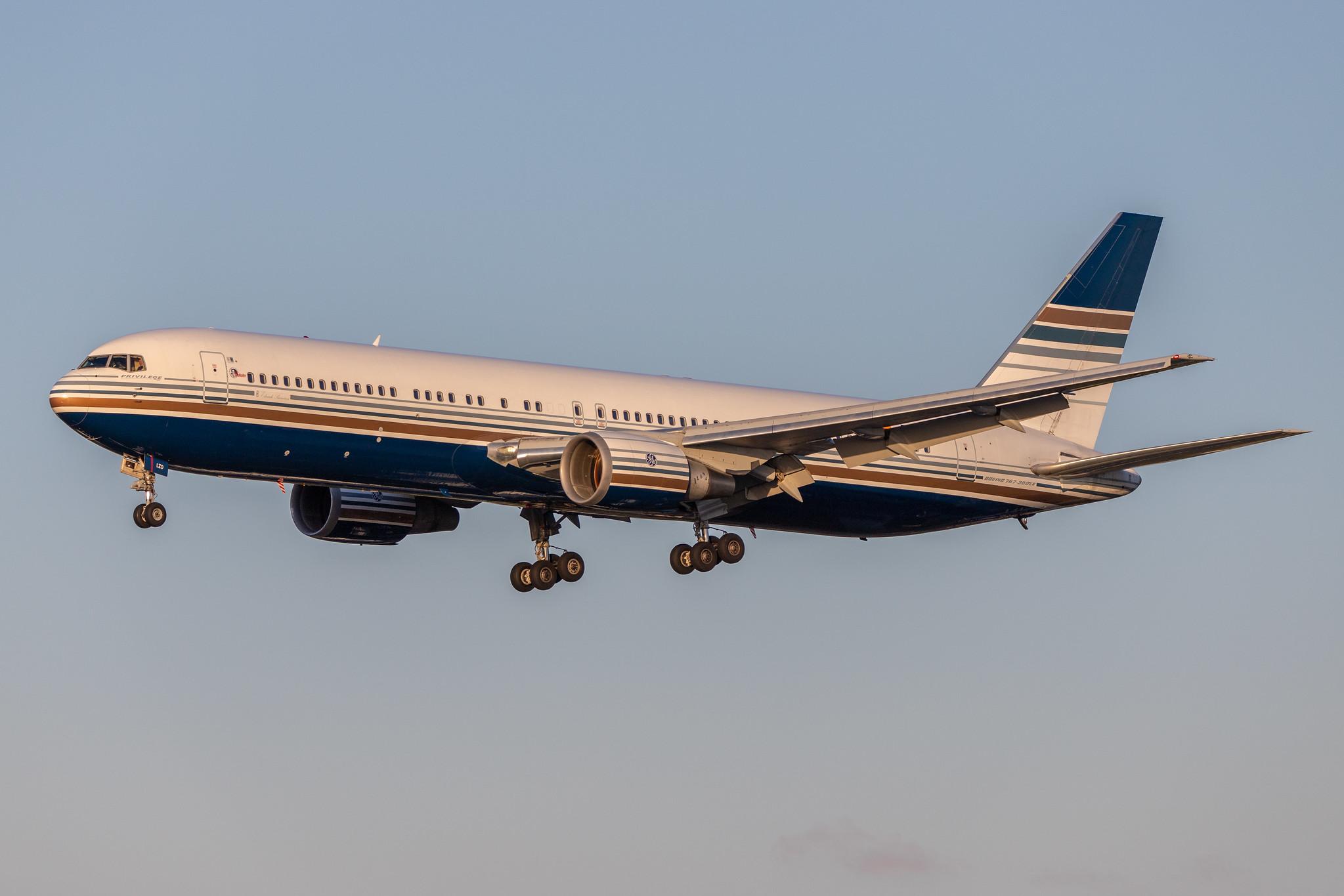 Hamburg Airport: Privilege Style (P6 / PVG) |  Boeing 767-35D(ER) B763 | EC-LZO | MSN 27902