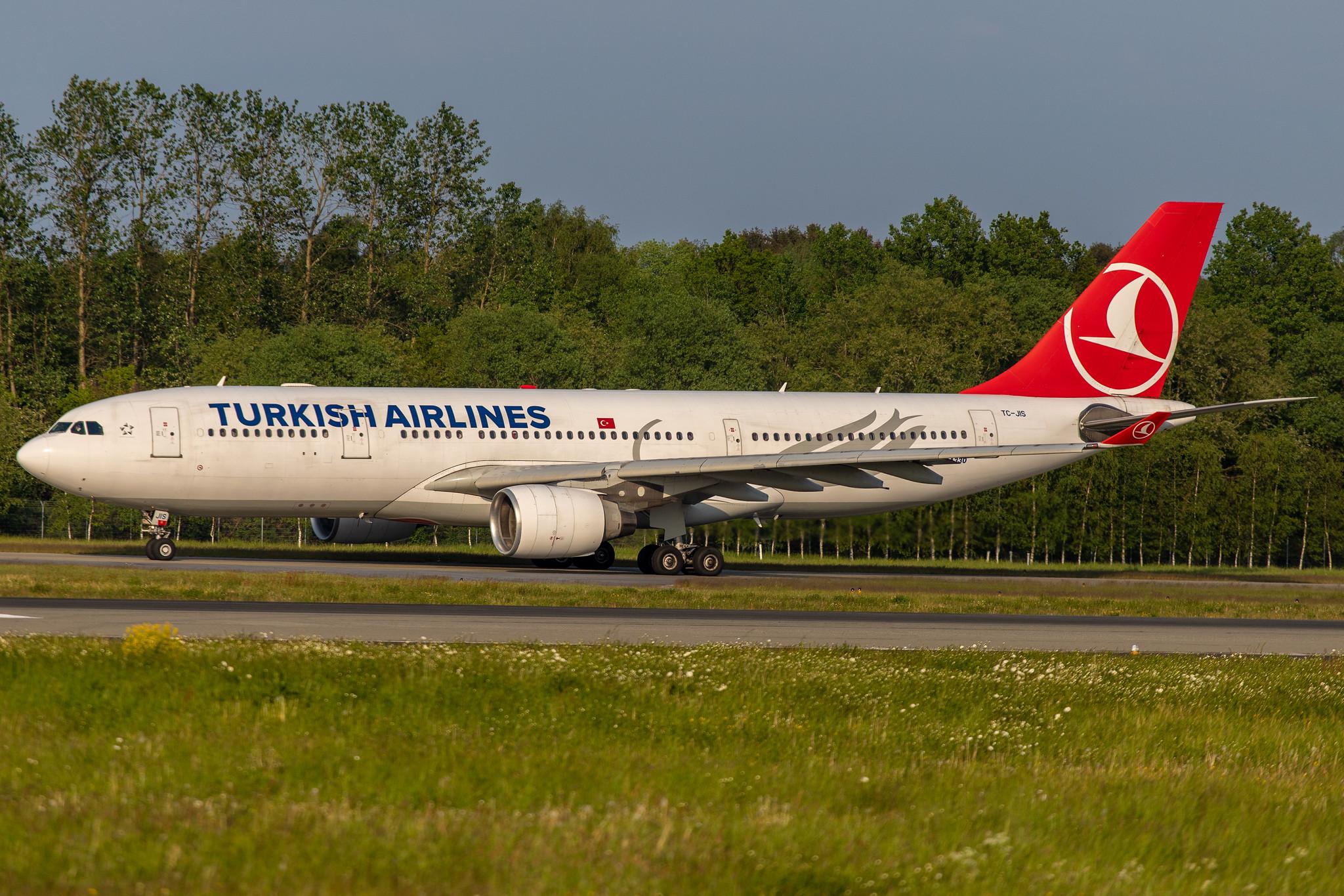 Hamburg Airport: Turkish Airlines (TK / THY) |  Airbus A330-223 A332 | TC-JIS | MSN 0961