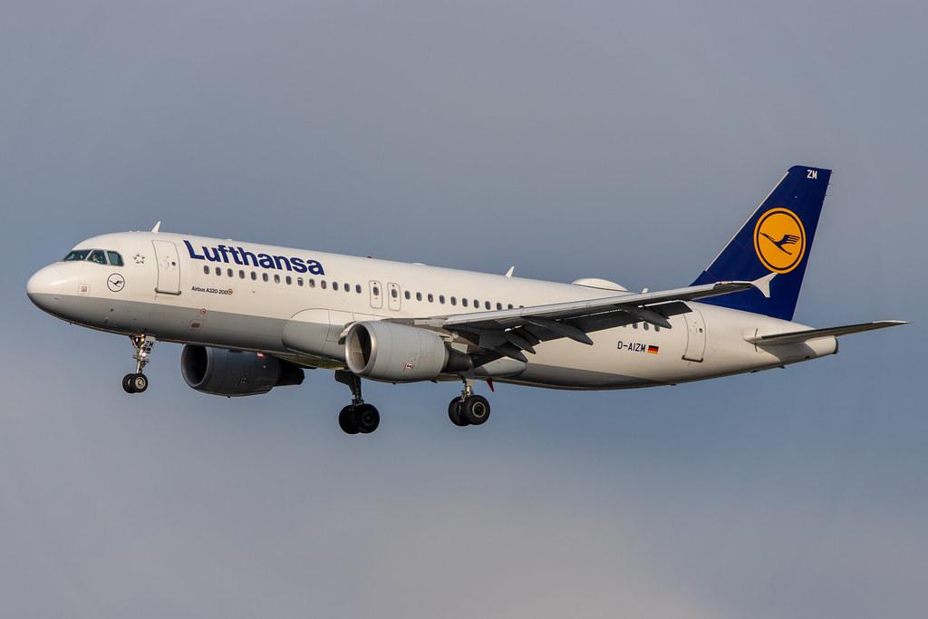 Hamburg Airport: Lufthansa (LH / DLH) | Airbus A320-214 A320 | D-AIZM | MSN 5203