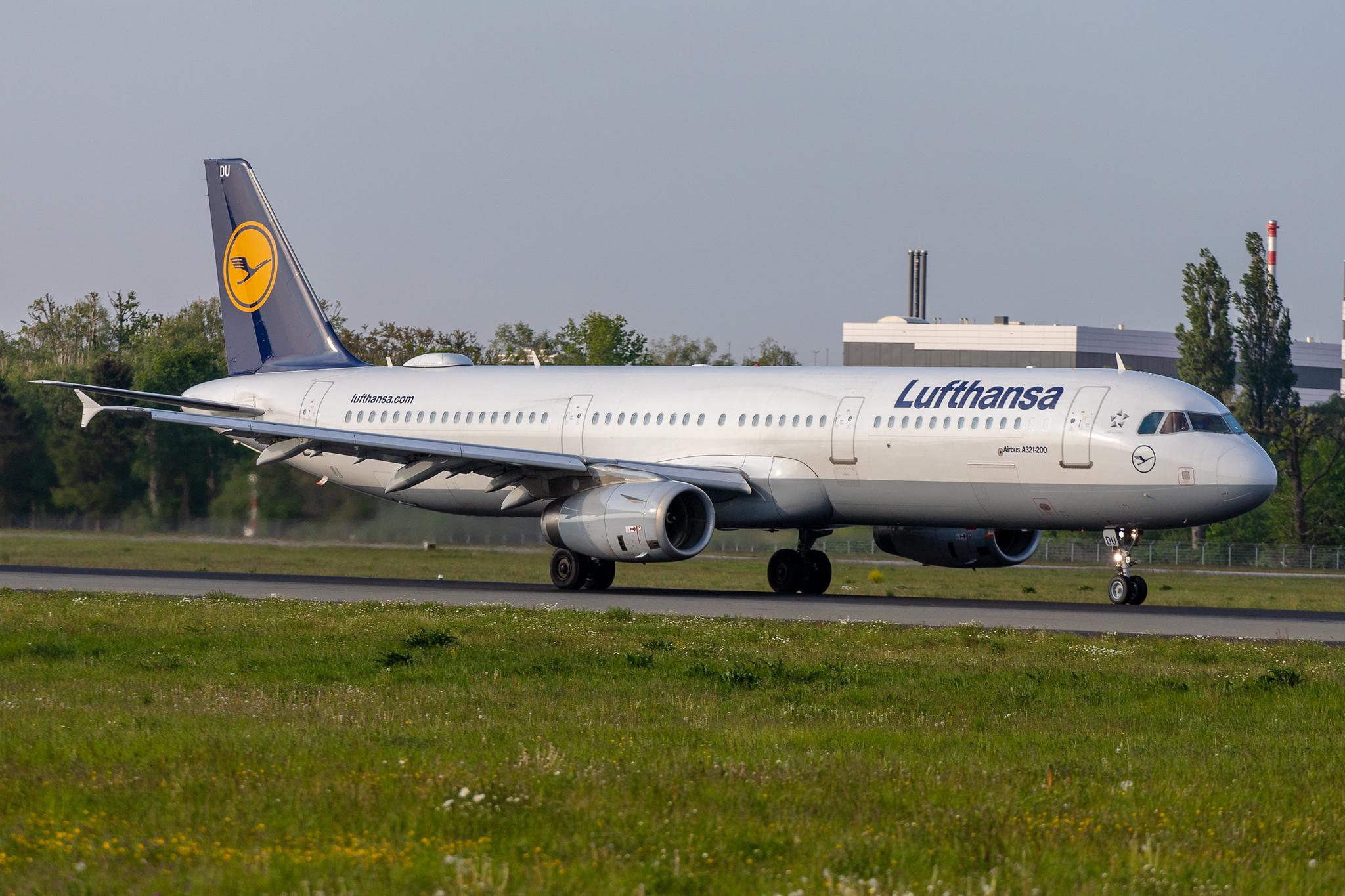 Hamburg Airport: Lufthansa (LH / DLH) |  Airbus A321-231 A321 | D-AIDU | MSN 5186