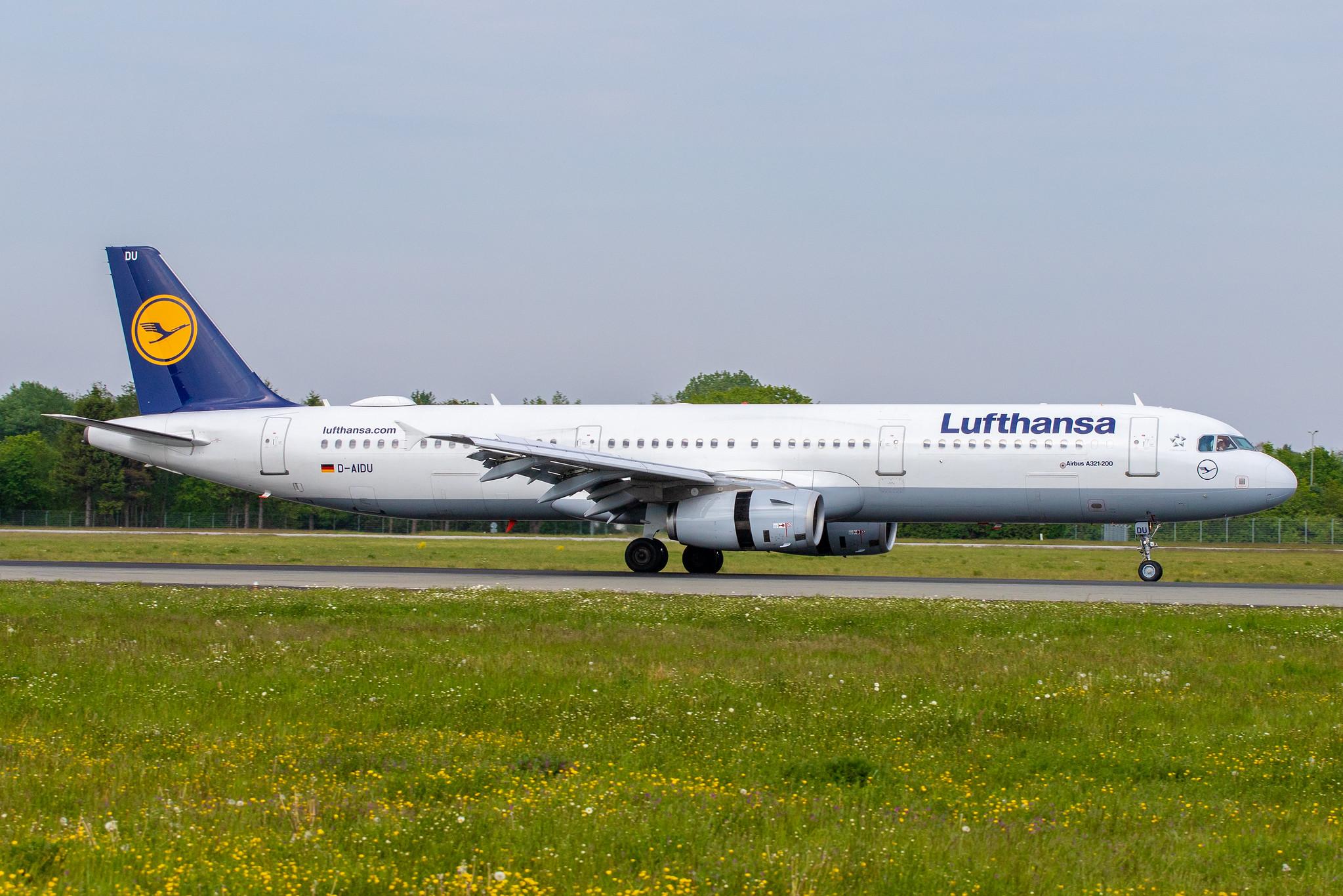 Hamburg Airport: Lufthansa (LH / DLH) |  Airbus A321-231 A321 | D-AIDU | MSN 5186