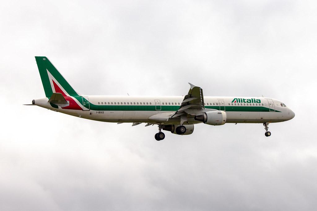 London Heathrow Airport: Alitalia (AZ / AZA) |  Airbus A321-112 A321 | I-BIXS | MSN 0599