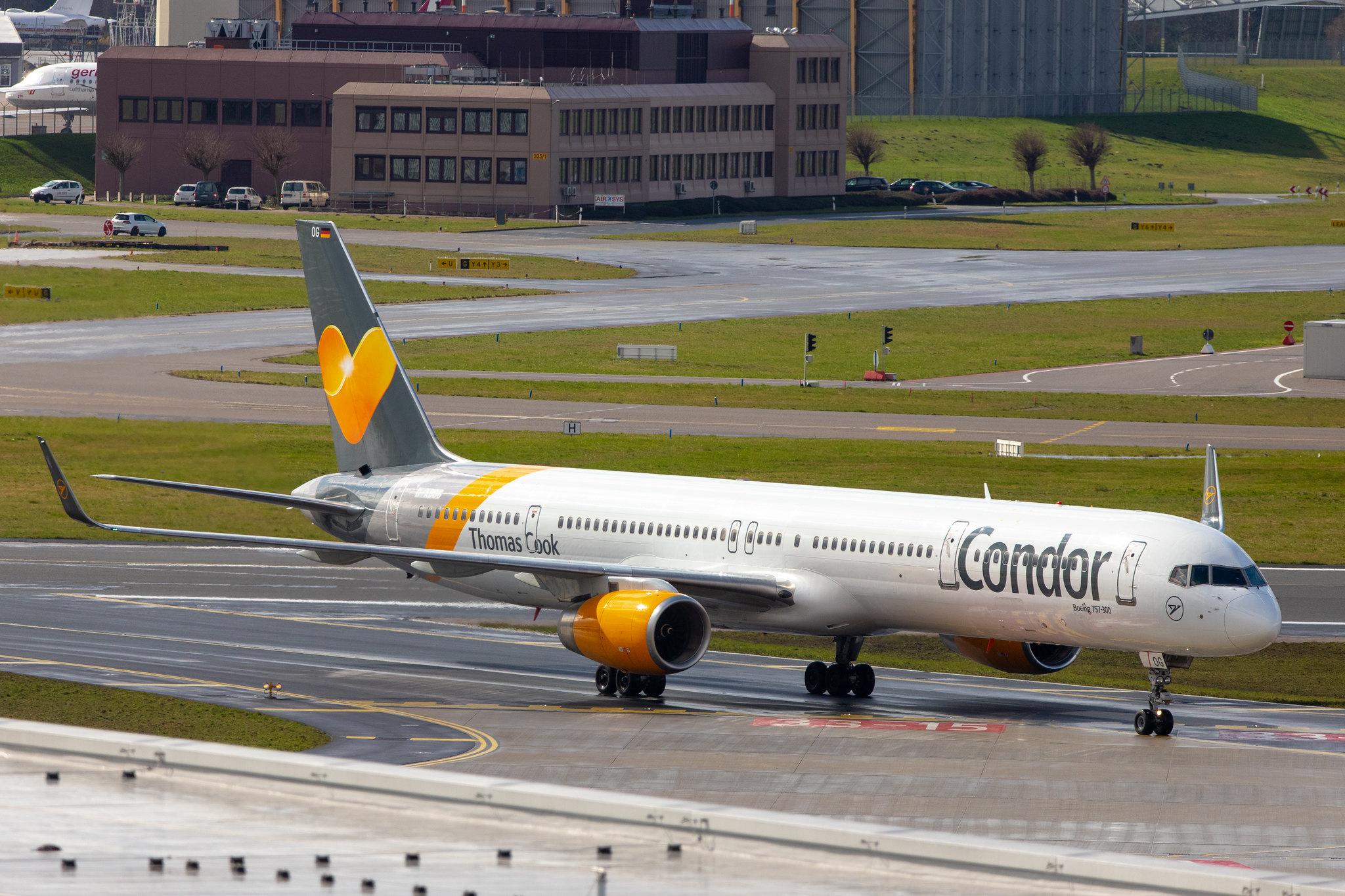 Hamburg Airport: Condor (DE / CFG) |  Boeing 757-330 B753 | D-ABOG | MSN 29014