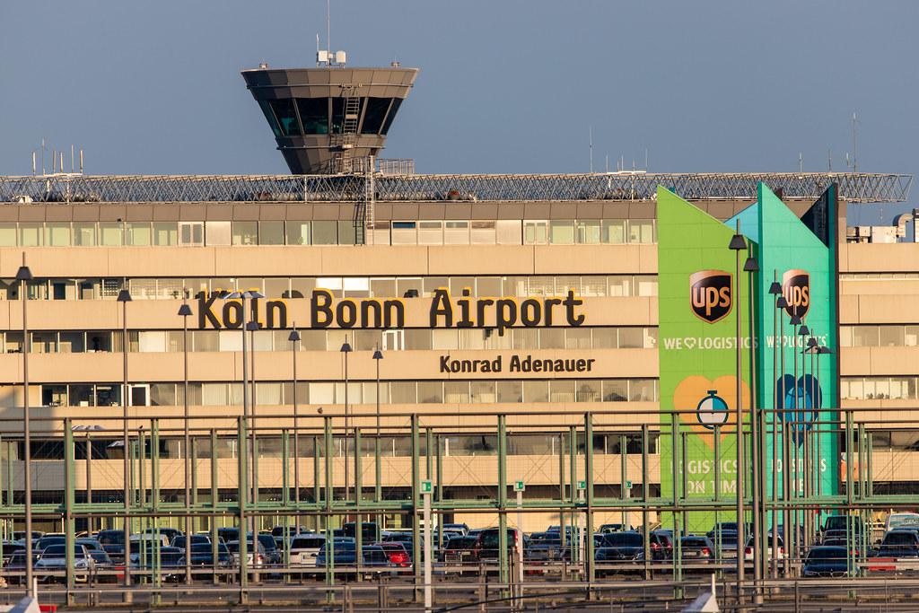 Köln Bonn Airport: Terminal |