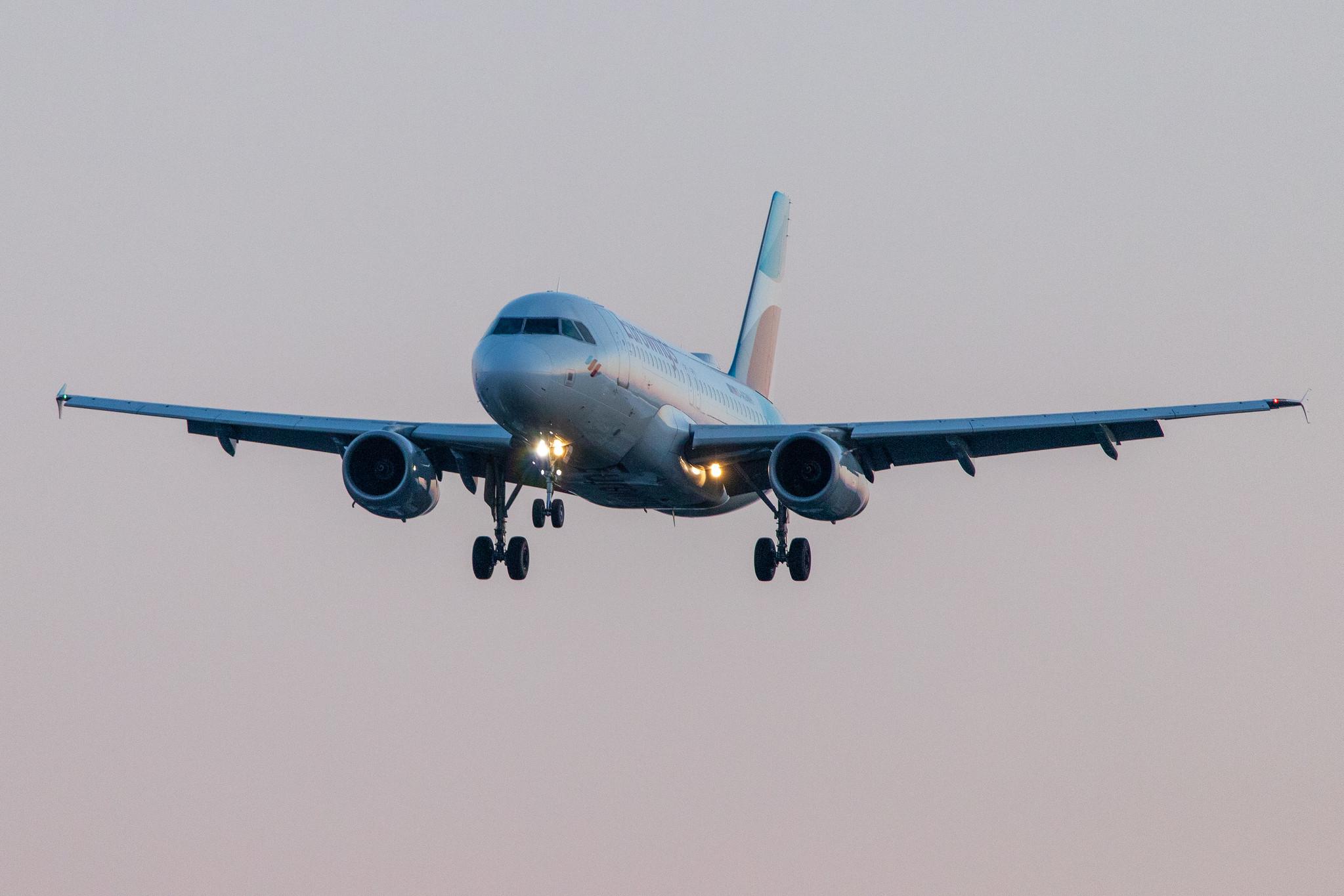 Hamburg Airport: Eurowings (EW / EWG) |  Airbus A319-132 A319 | D-AGWH | MSN 3352