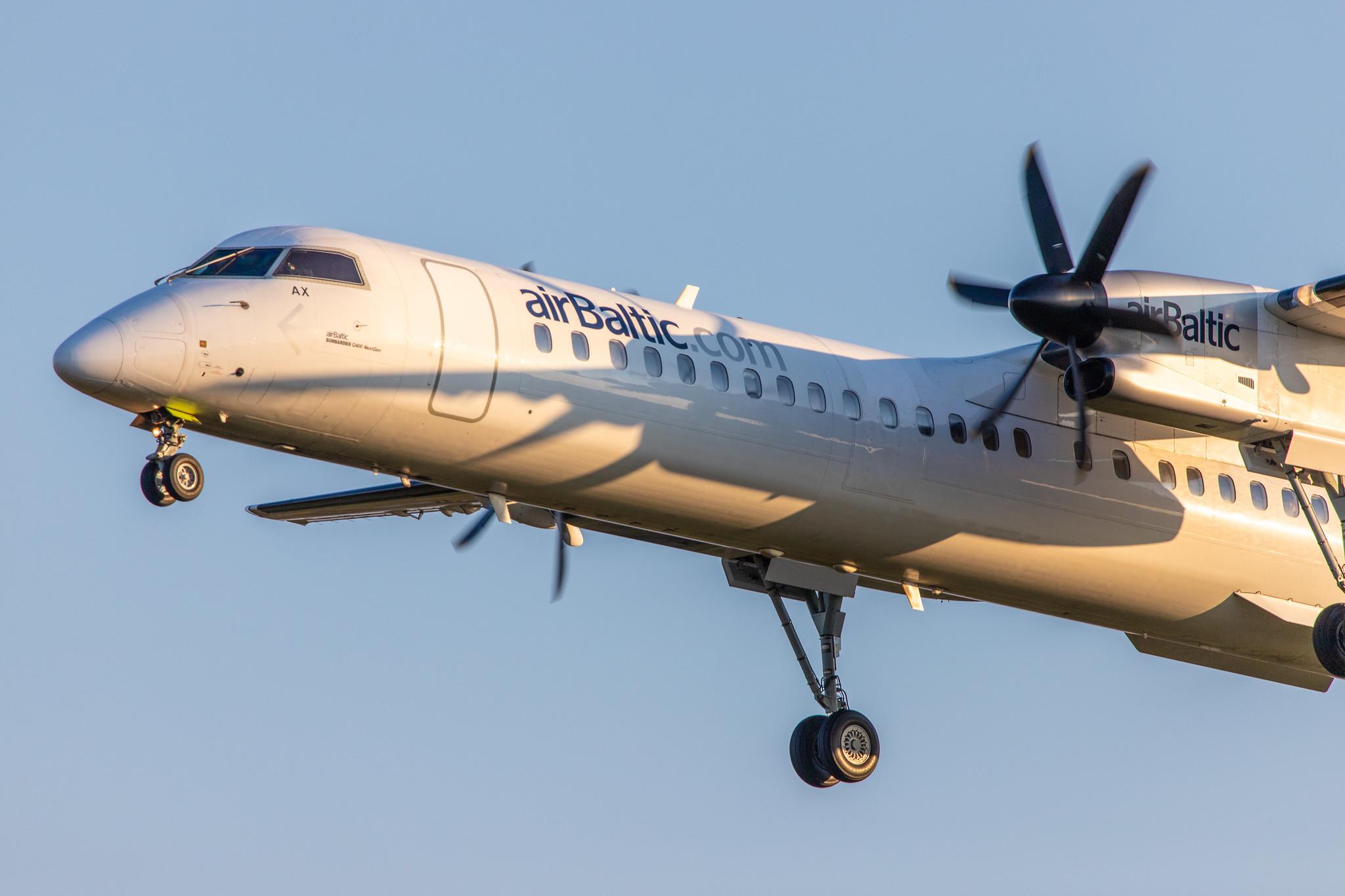 Hamburg Airport: Air Baltic (BT / BTI) |  De Havilland Canada Dash 8-400 DH8D | YL-BAX | MSN 4324