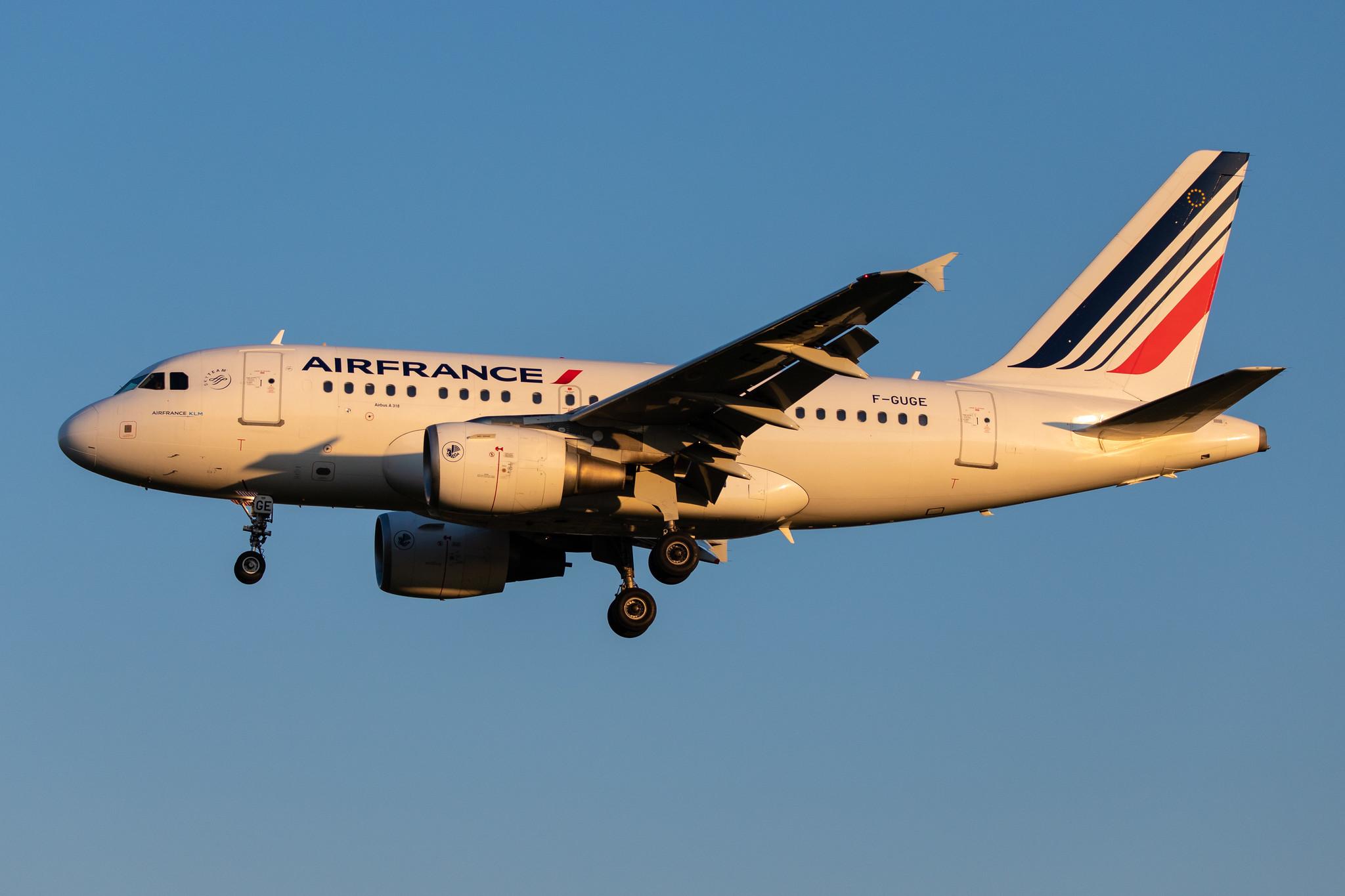 Hamburg Airport: Air France (AF / AFR) |  Airbus A318-111 A318 | F-GUGE | MSN 2100