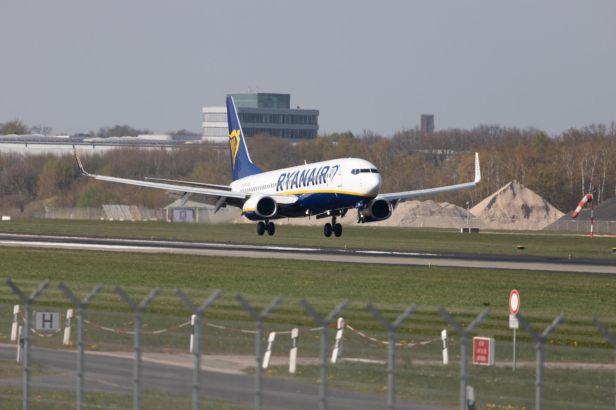 Hamburg Airport: Ryanair (FR / RYR) |  Boeing 737-8AS B738 | EI-EMO | MSN 40283