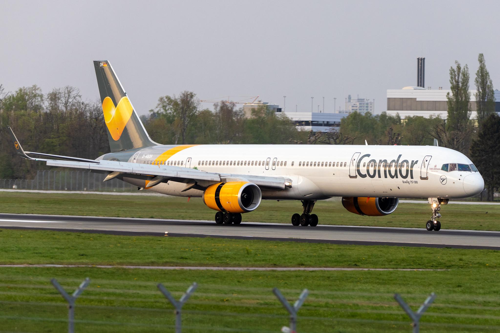 Hamburg Airport: Condor (DE / CFG) |  Boeing 757-330 B753 | D-ABOH | MSN 30030