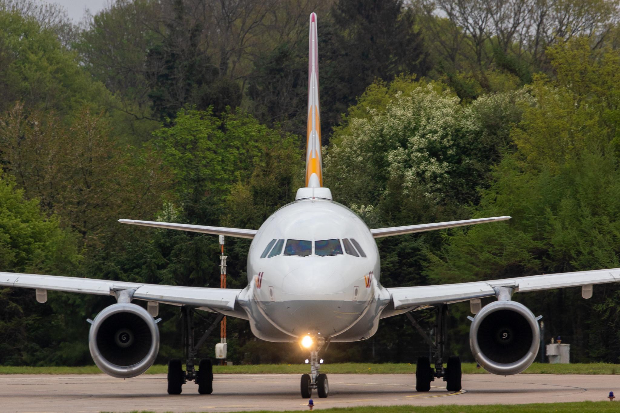 Hamburg Airport: Eurowings (EW / EWG) |  Operator: Germanwings | Airbus A319-112 A319 | D-AKNR | MSN 1209