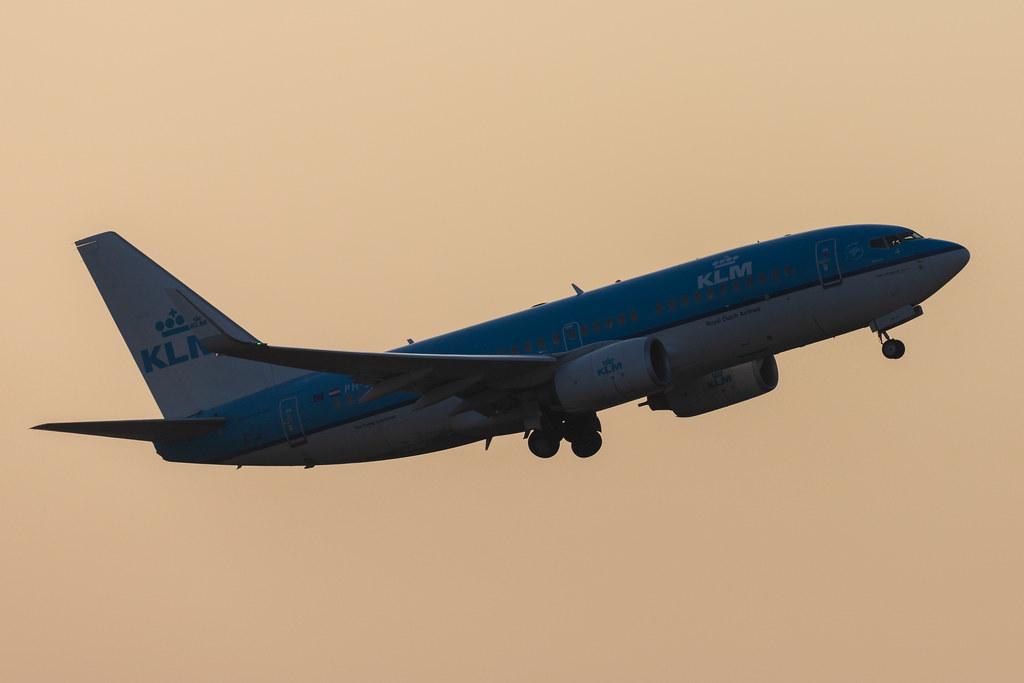 Hamburg Airport: KLM (KL / KLM) |  Boeing 737-7K2 B737 | PH-BGN | MSN 38125