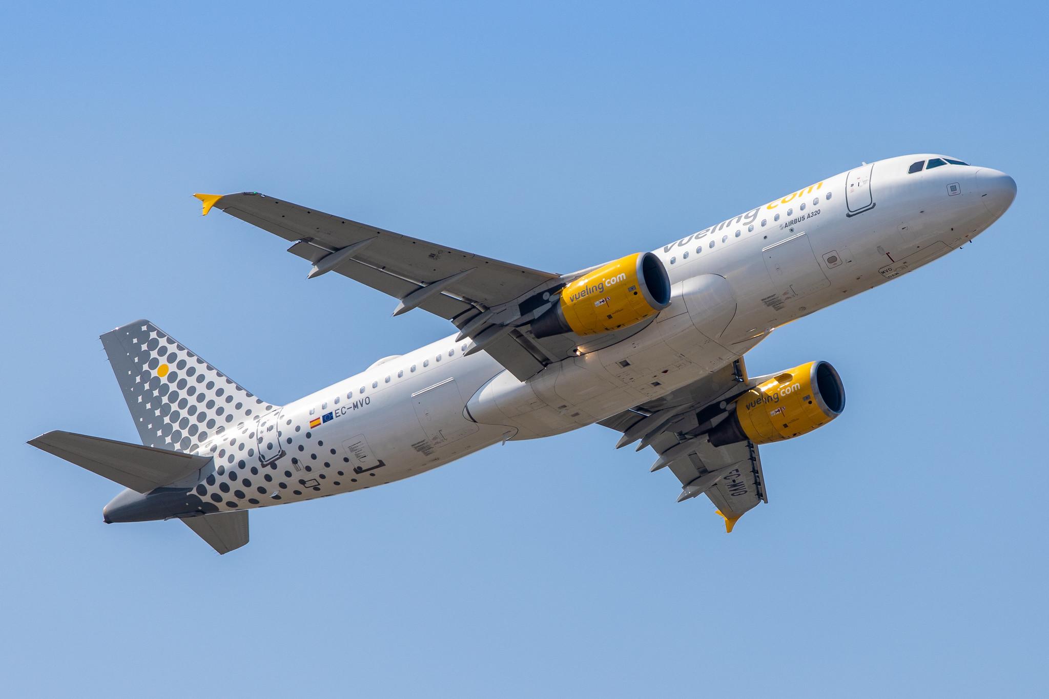 Hamburg Airport: Vueling (VY / VLG) |  Airbus A320-214 A320 | EC-MVO | MSN 4291