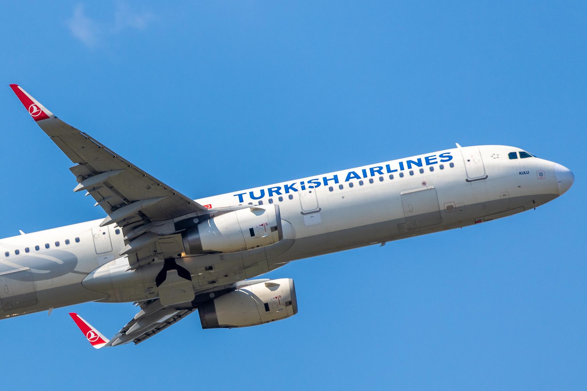 Hamburg Airport: Turkish Airlines (TK / THY) |  Airbus A321-231 A321 | TC-JSL | MSN 5667