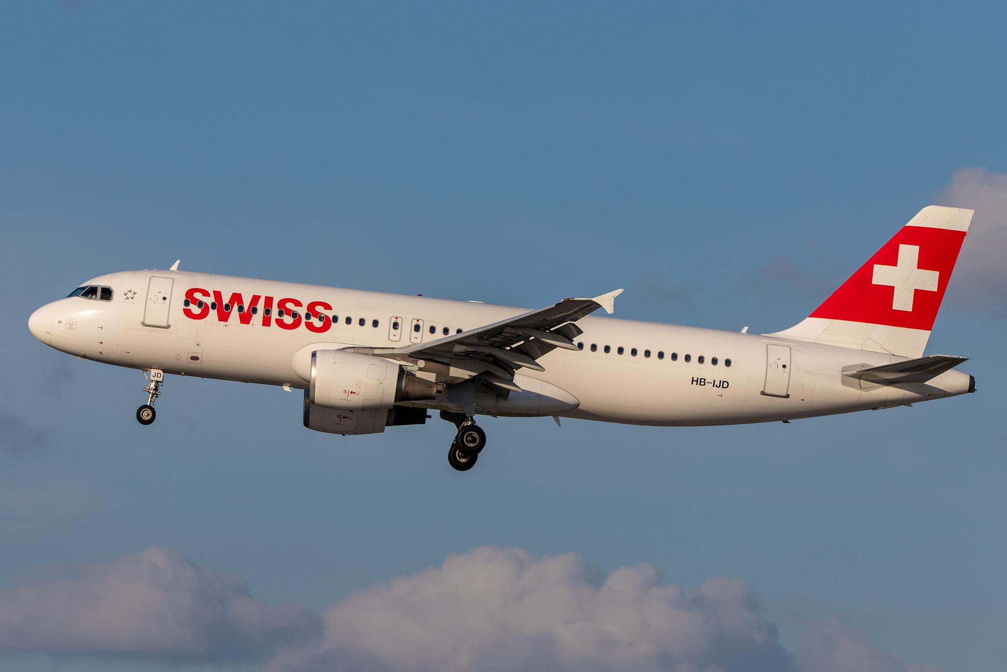 Hamburg Airport: Swiss (LX / SWR) |  Airbus A320-214 A320 | HB-IJD | MSN 0553