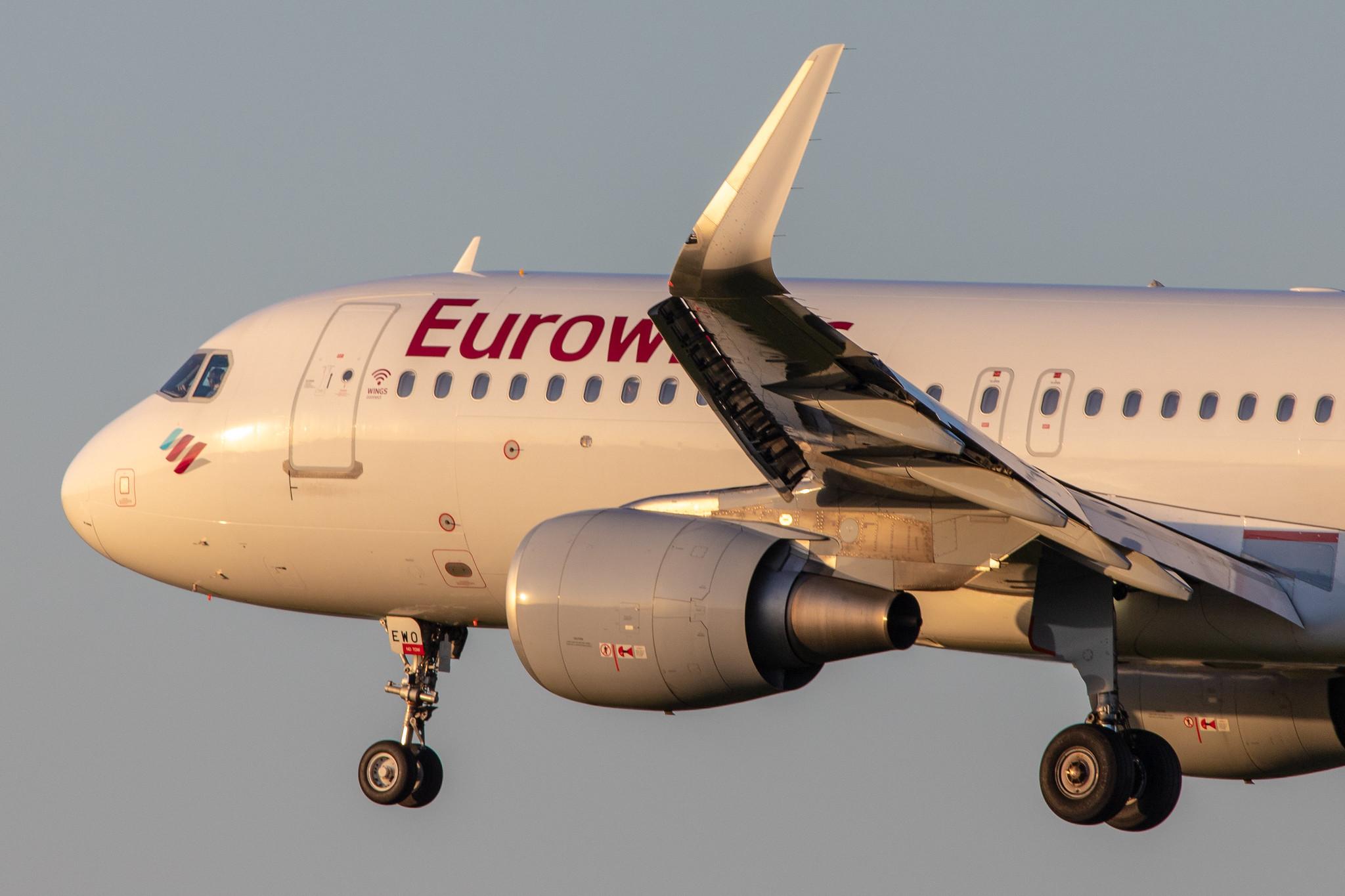 Hamburg Airport: Eurowings (EW / EWG) |  Airbus A320-214 A320 | D-AEWO | MSN 7394