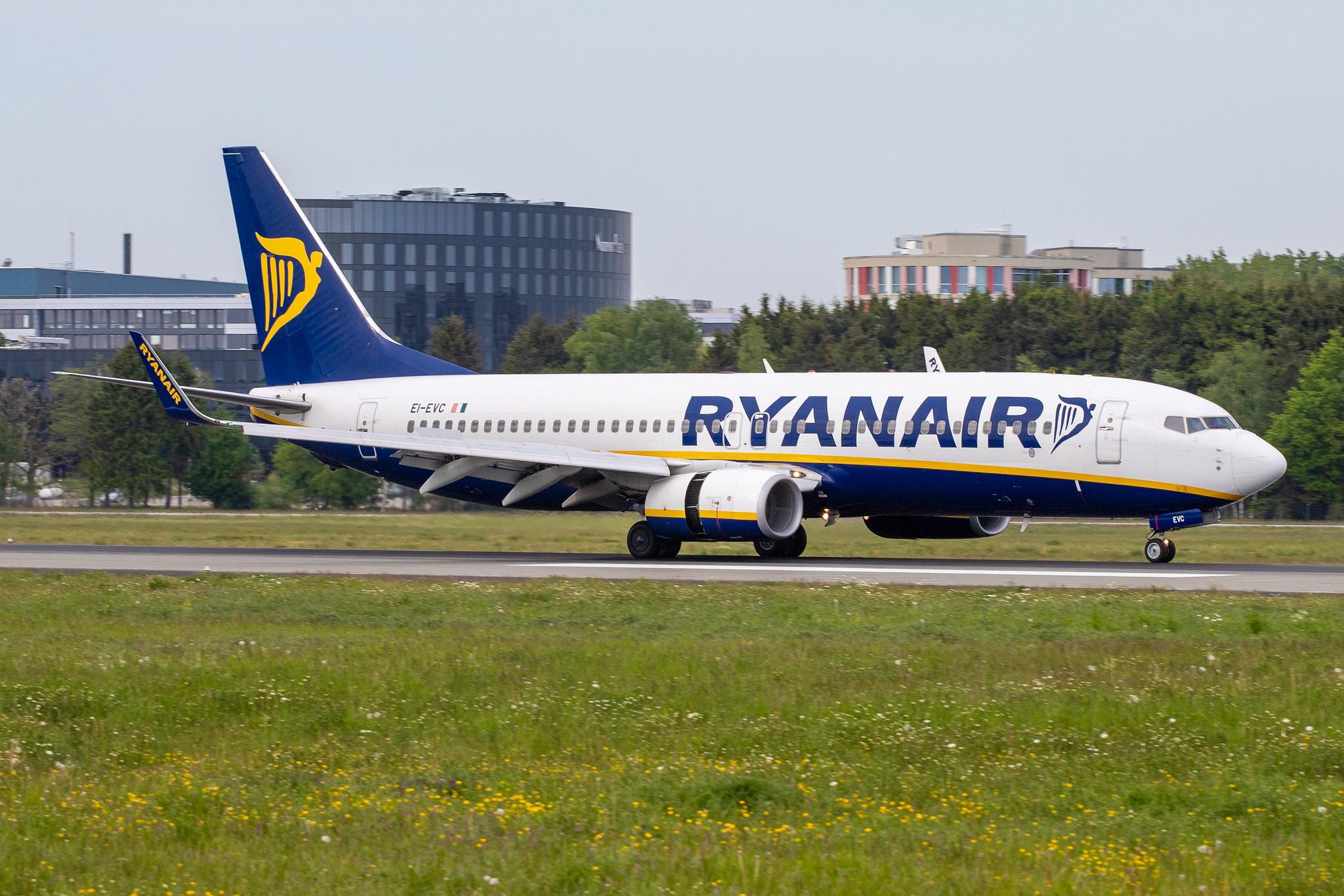 Hamburg Airport: Ryanair (FR / RYR) |  Boeing 737-8AS B738 | EI-EVC | MSN 40286
