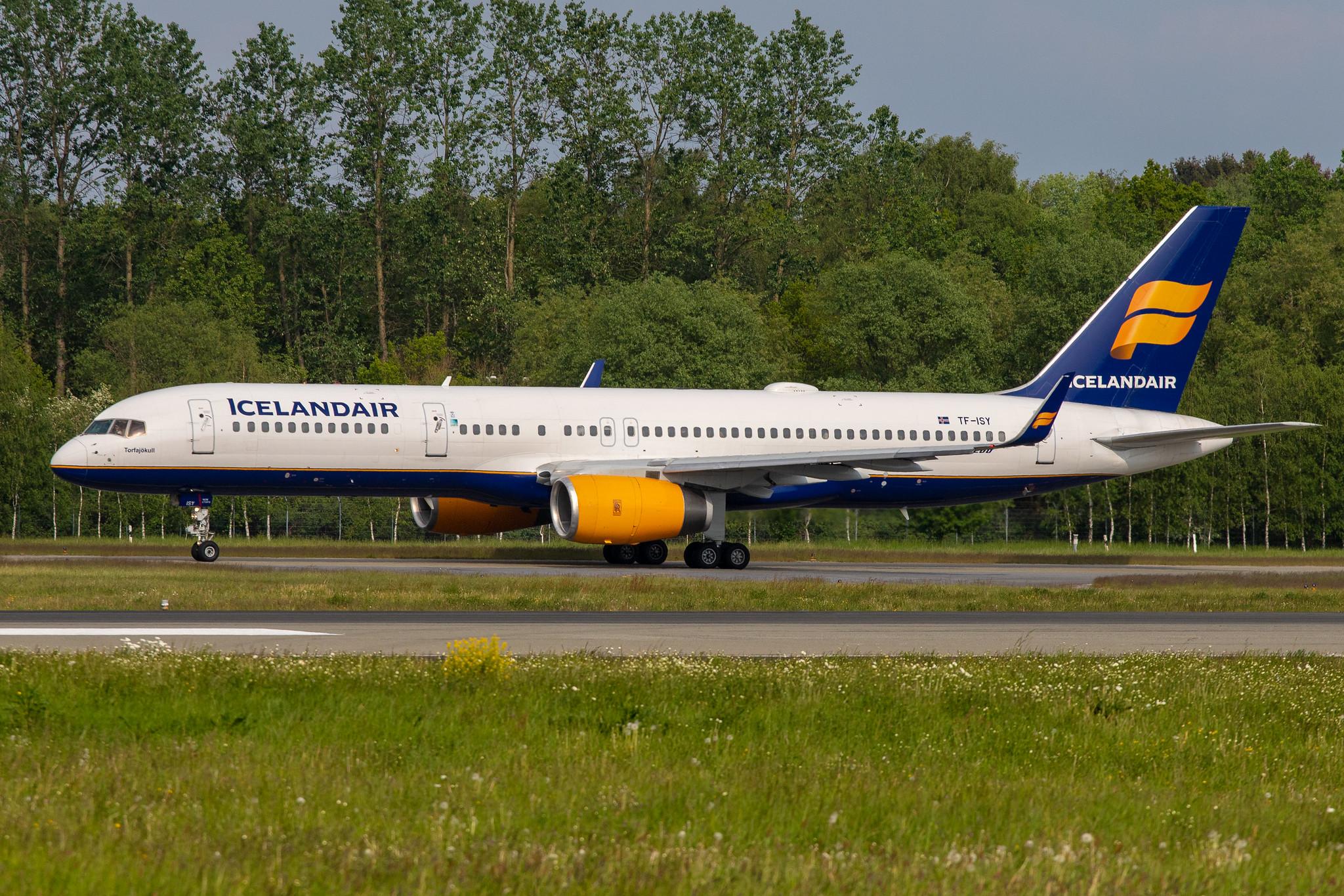 Hamburg Airport: Icelandair (FI / ICE) |  Boeing 757-223 B752 | TF-ISY | MSN 24594