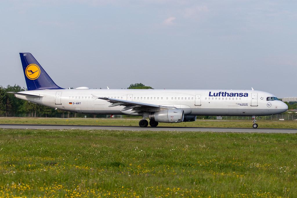 Hamburg Airport: Lufthansa (LH / DLH) |  Airbus A321-131 A321 | D-AIRT | MSN 0652