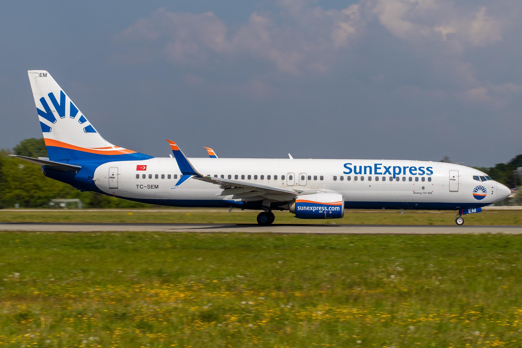 Hamburg Airport: SunExpress (XQ / SXS) |  Boeing 737-8HC B738 | TC-SEM | MSN 61173