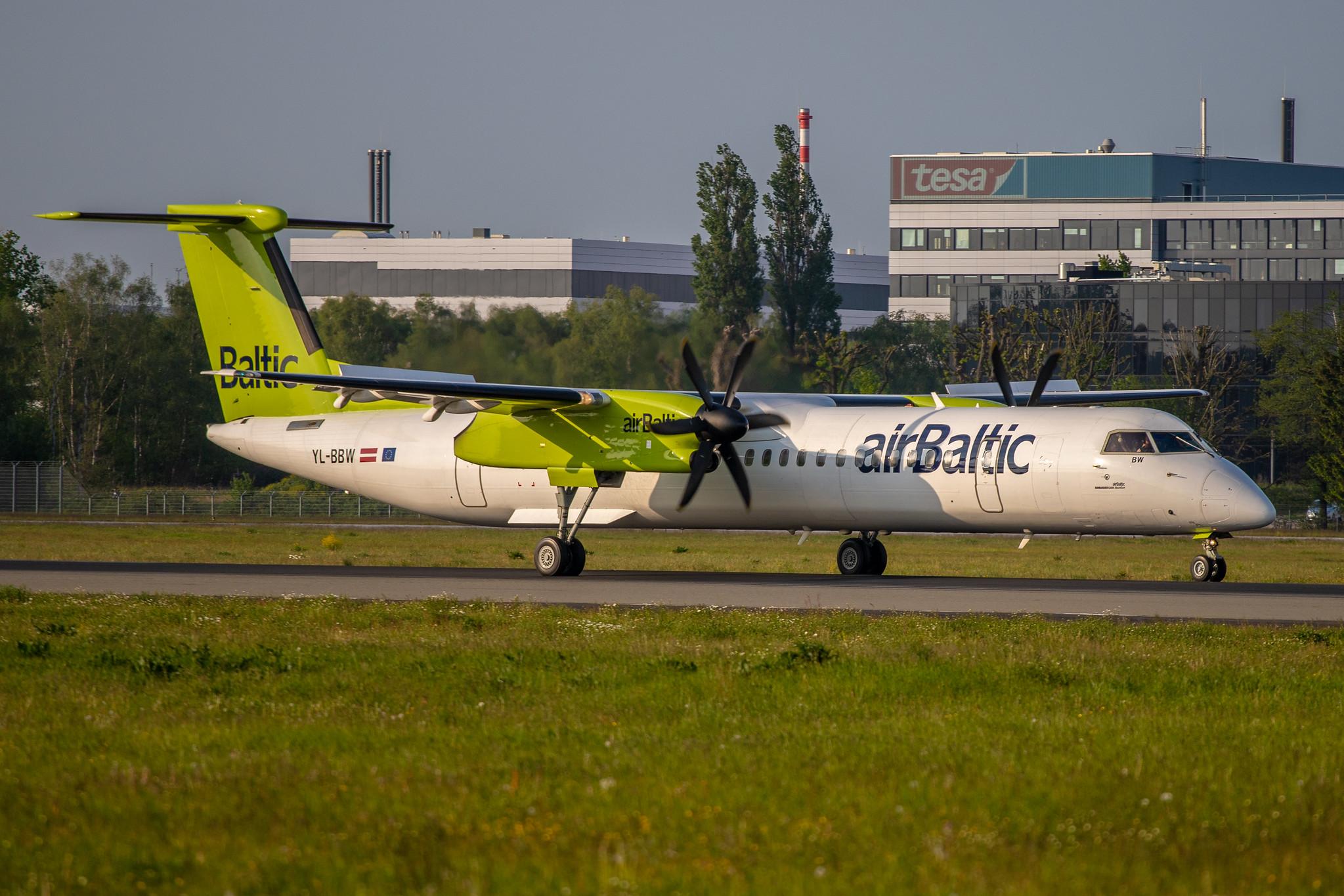 Hamburg Airport: Air Baltic (BI / BTI) |  De Havilland Canada Dash 8-400 DH8D | YL-BBW | MSN 4448