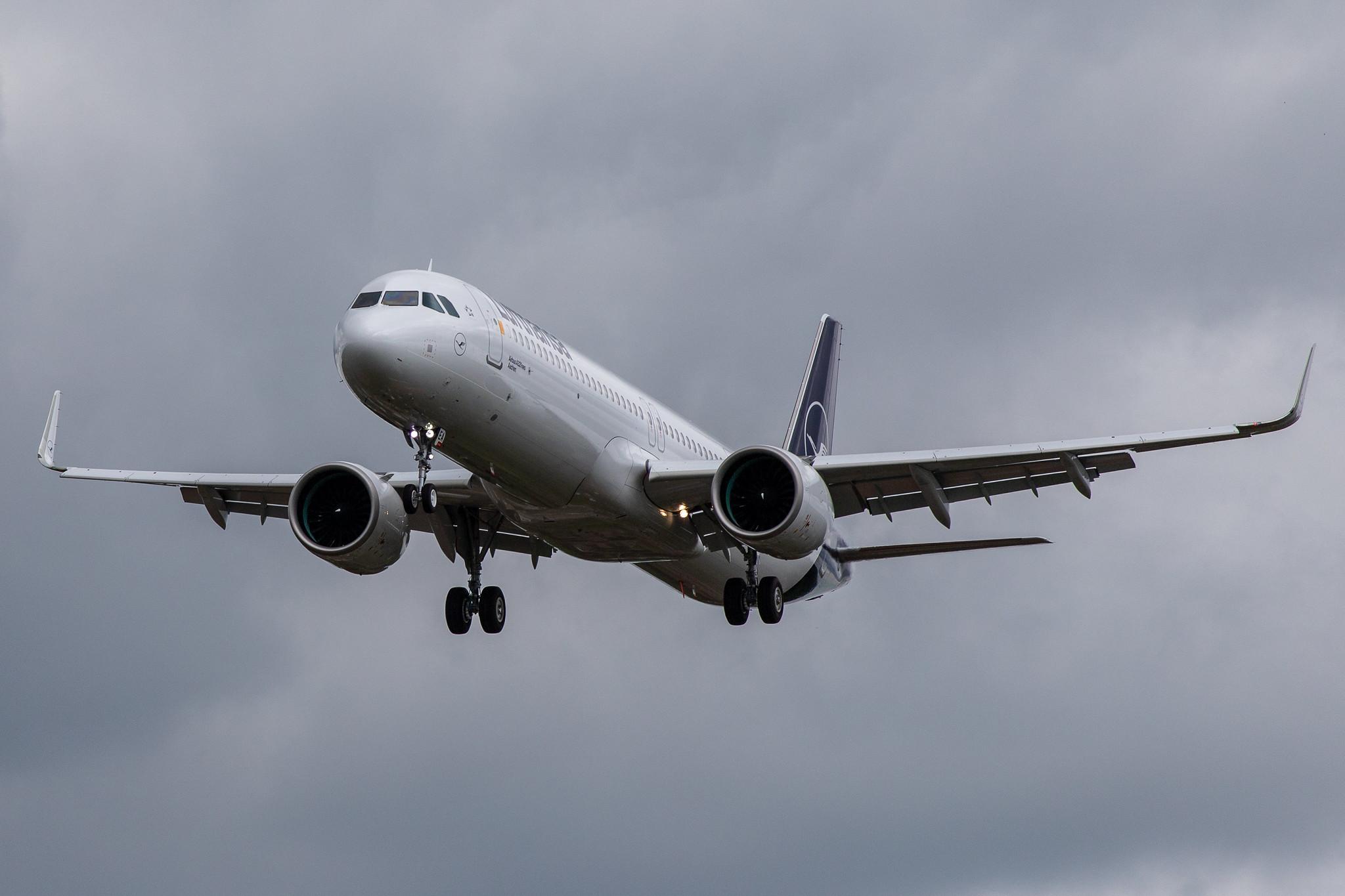 Hamburg Airport: Lufthansa (LH / DLH) |  Airbus A321-271NX A21N | D-AIEA | MSN 8761