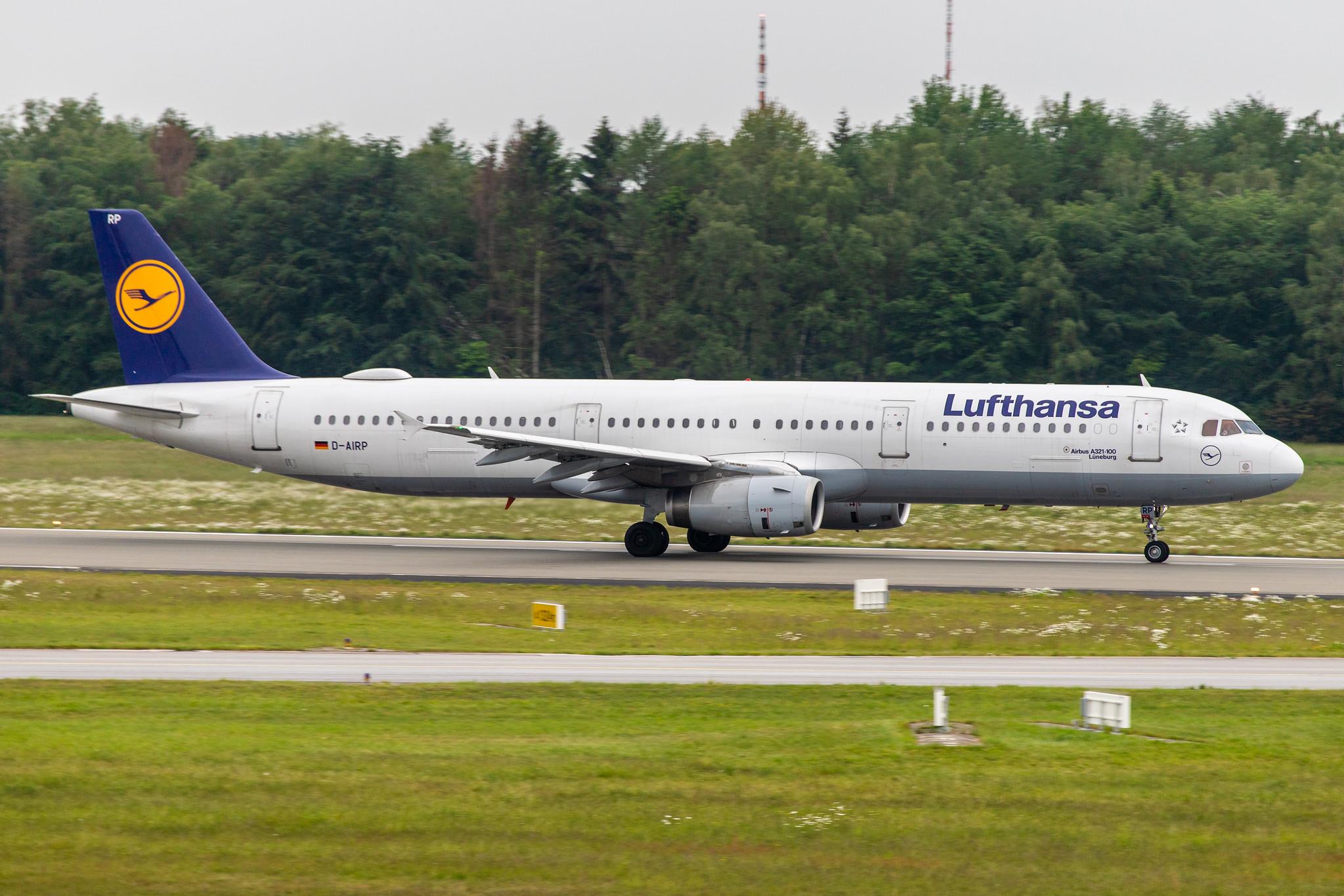 Hamburg Airport: Lufthansa (LH / DLH) |  Airbus A321-131 A321 | D-AIRP | MSN 0564