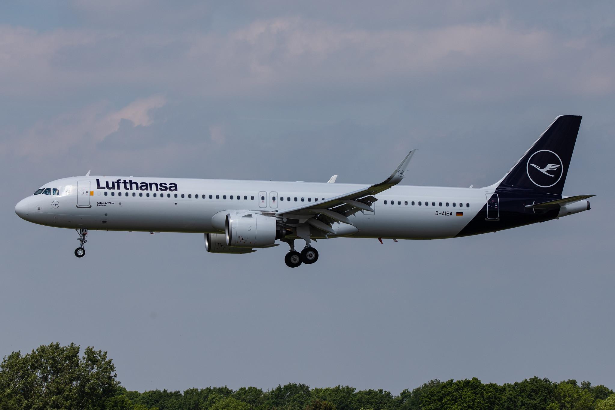 Hamburg Airport: Lufthansa (LH / DLH) |  Airbus A321-271NX A21N | D-AIEA | MSN 8761