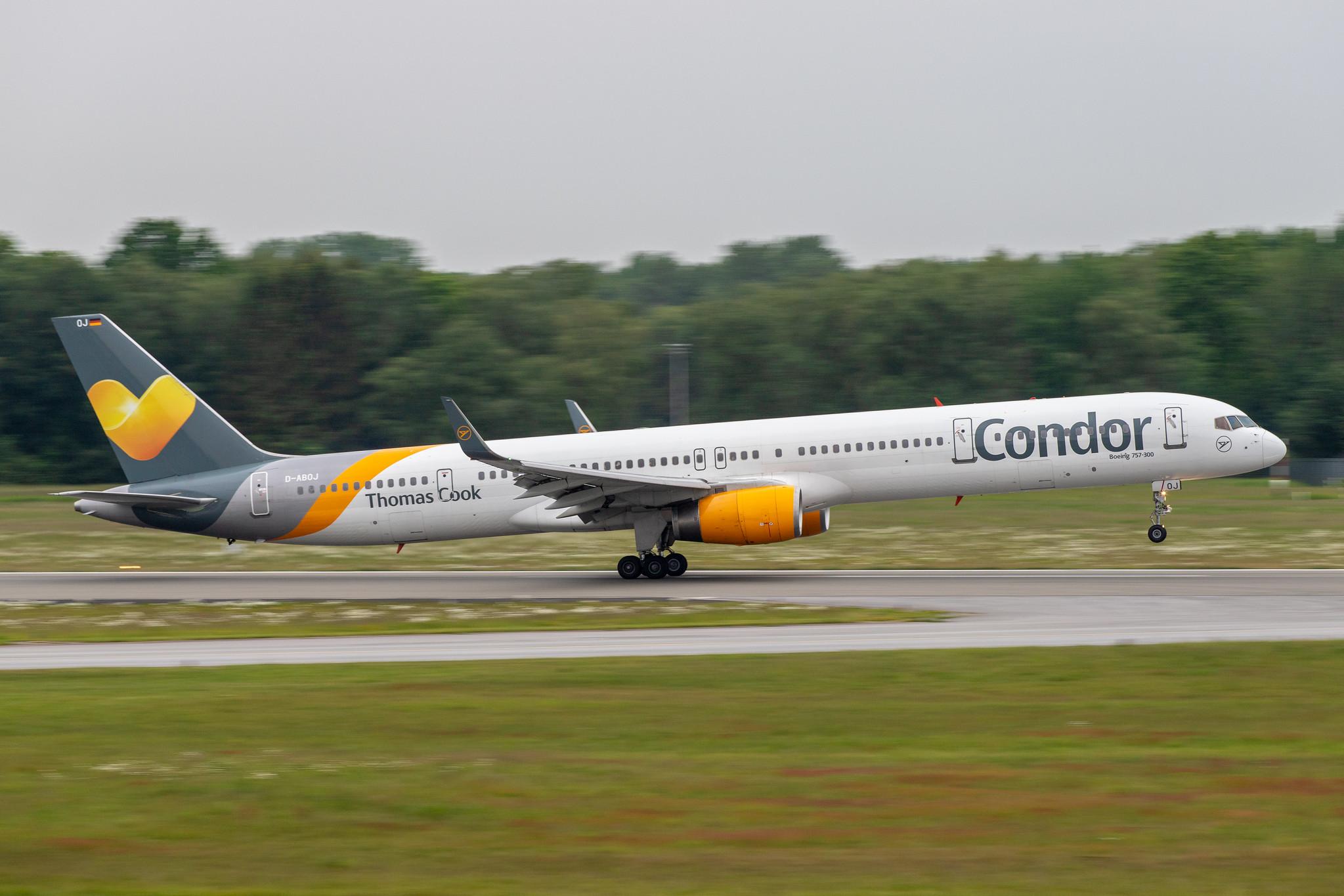 Hamburg Airport: Condor (DE / CFG) |  Boeing 757-330 B753 | D-ABOJ | MSN 29019