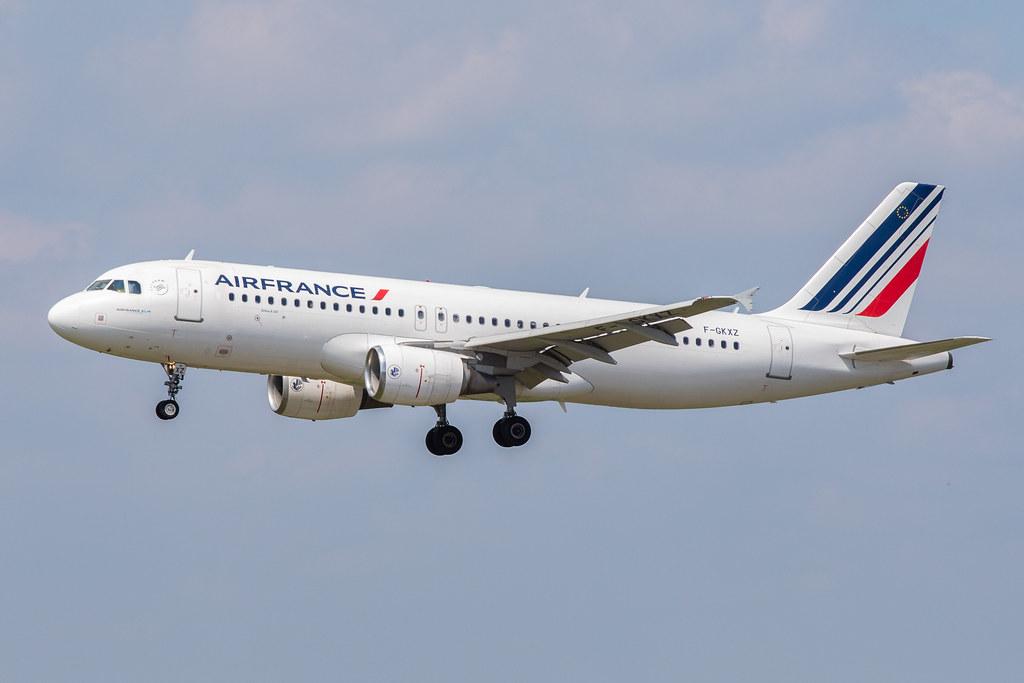 Hamburg Airport: Air France (AF / AFR) |  Airbus A320-214 A320 | F-GKXZ | MSN 4137