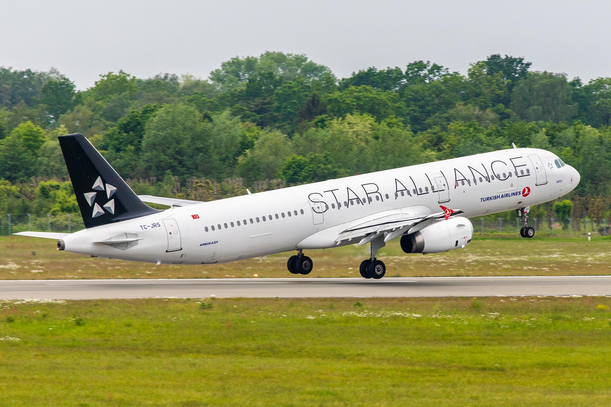 Hamburg Airport: Turkish Airlines (TK / THY) |  Livery: Star Alliance Livery |  Airbus A321-231 A321 | TC-JRS | MSN 4761