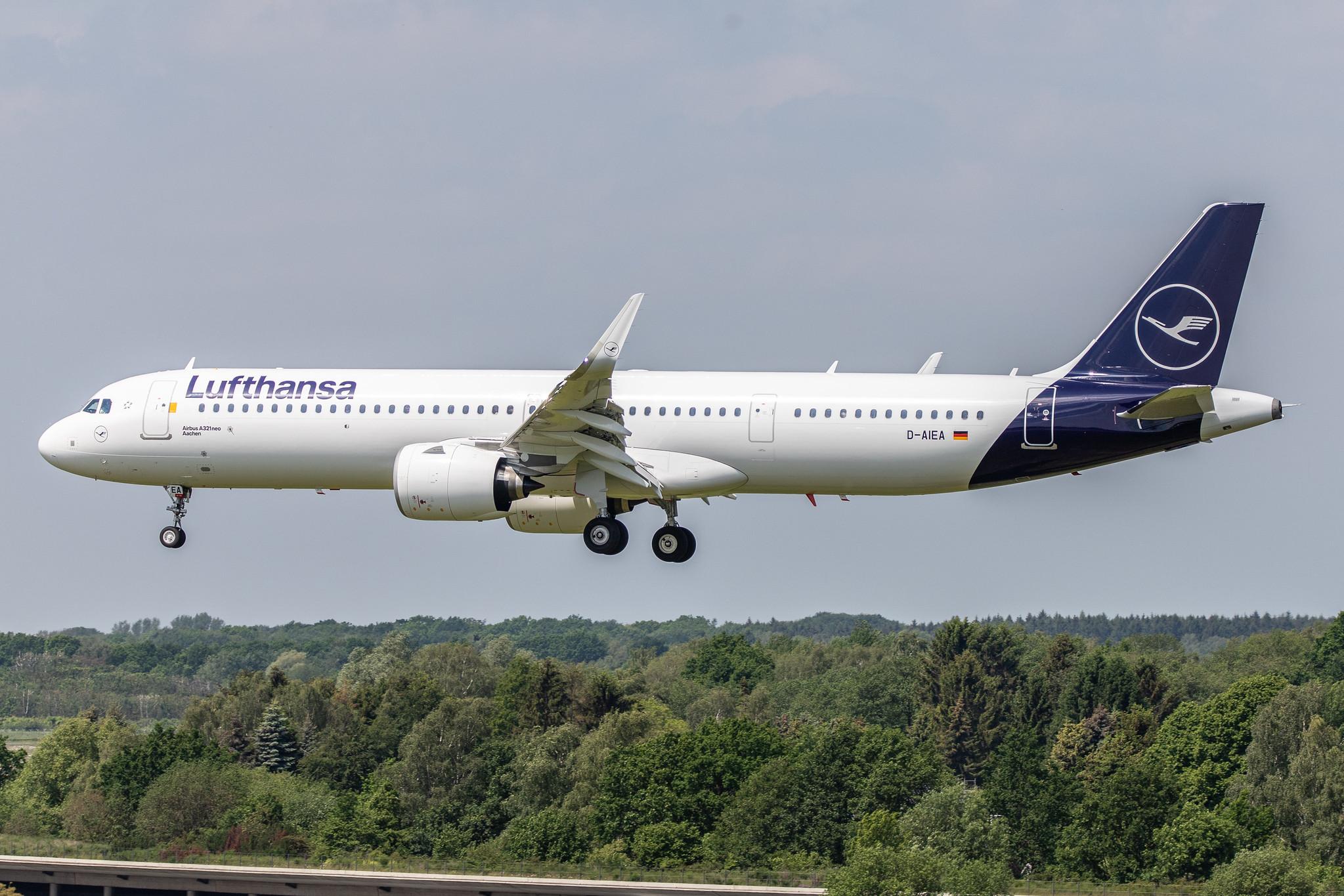 Hamburg Airport: Lufthansa (LH / DLH) |  Airbus A321-271NX A21N | D-AIEA | MSN 8761