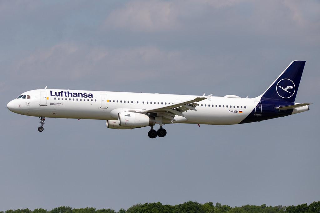 Hamburg Airport: Lufthansa (LH / DLH) |  Airbus A321-231 A321 | D-AIDD | MSN 4585