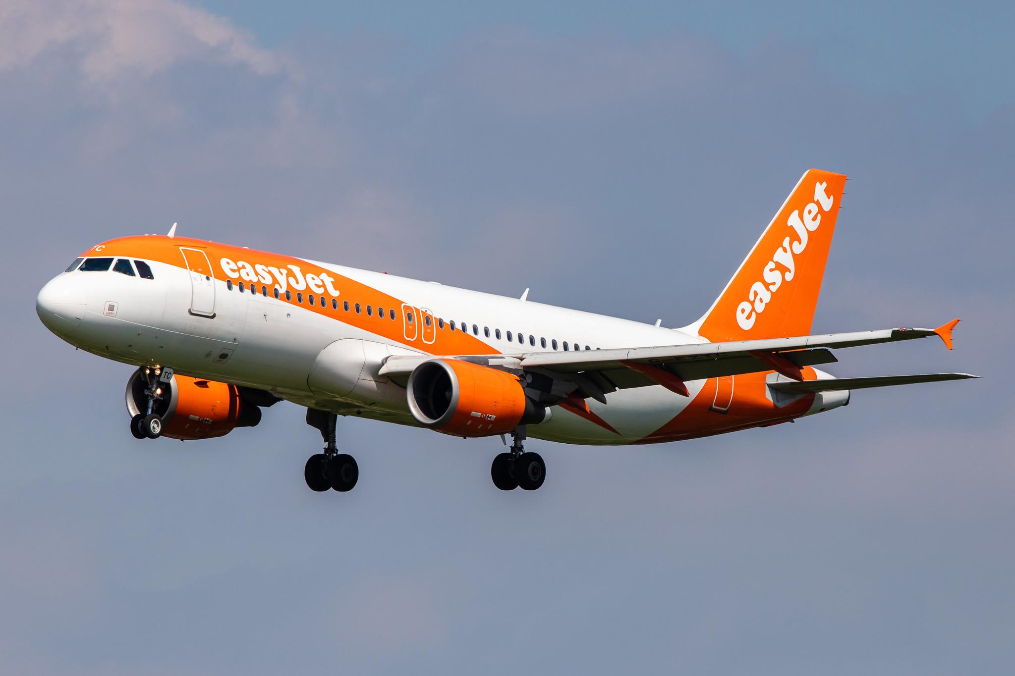 Hamburg Airport: easyJet (U2 / EZY) |  Airbus A320-214 A320 | G-EZTC | MSN 3871