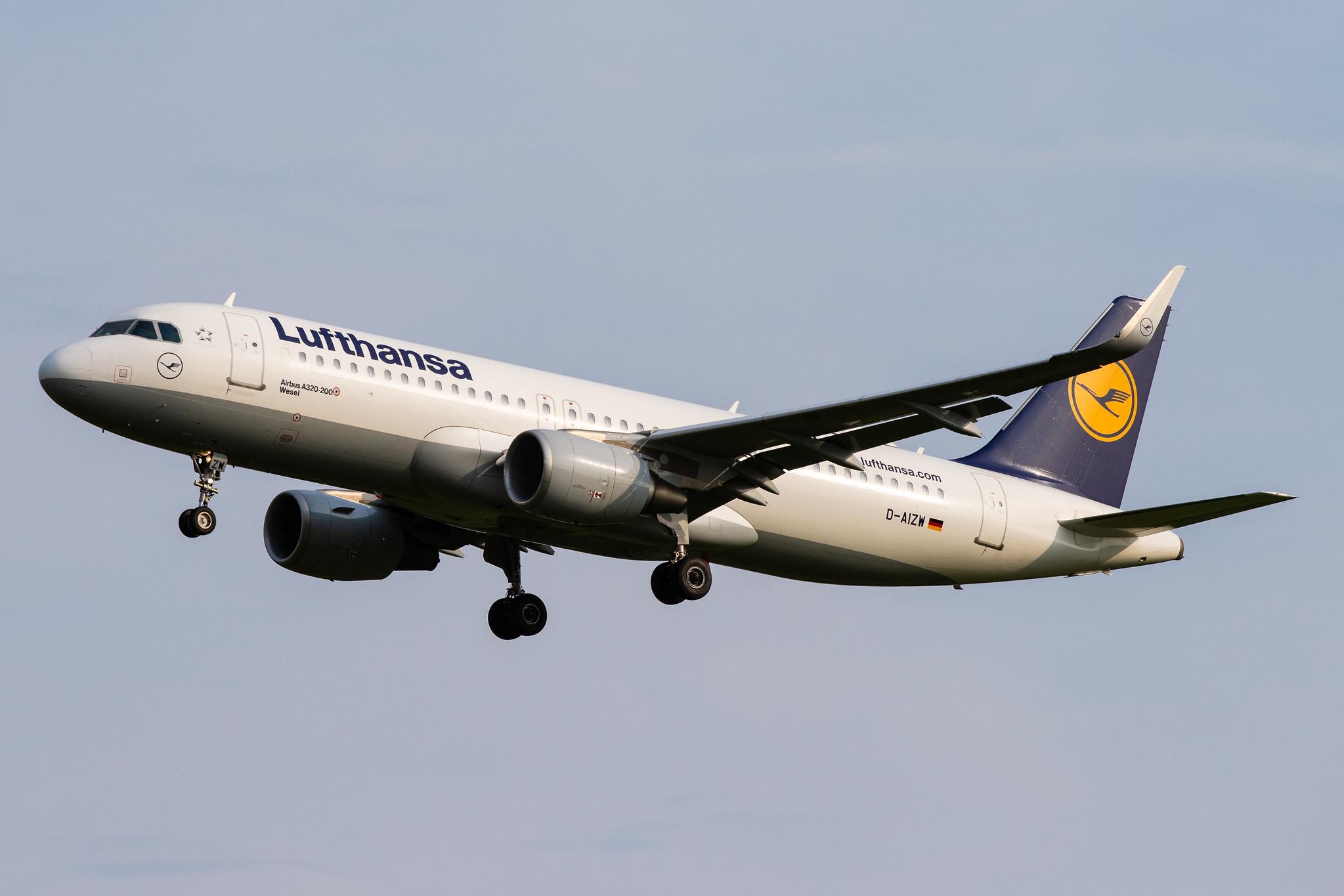 Hamburg Airport: Lufthansa (LH / DLH) |  Airbus A320-214 A320 | D-AIZW | MSN 5694